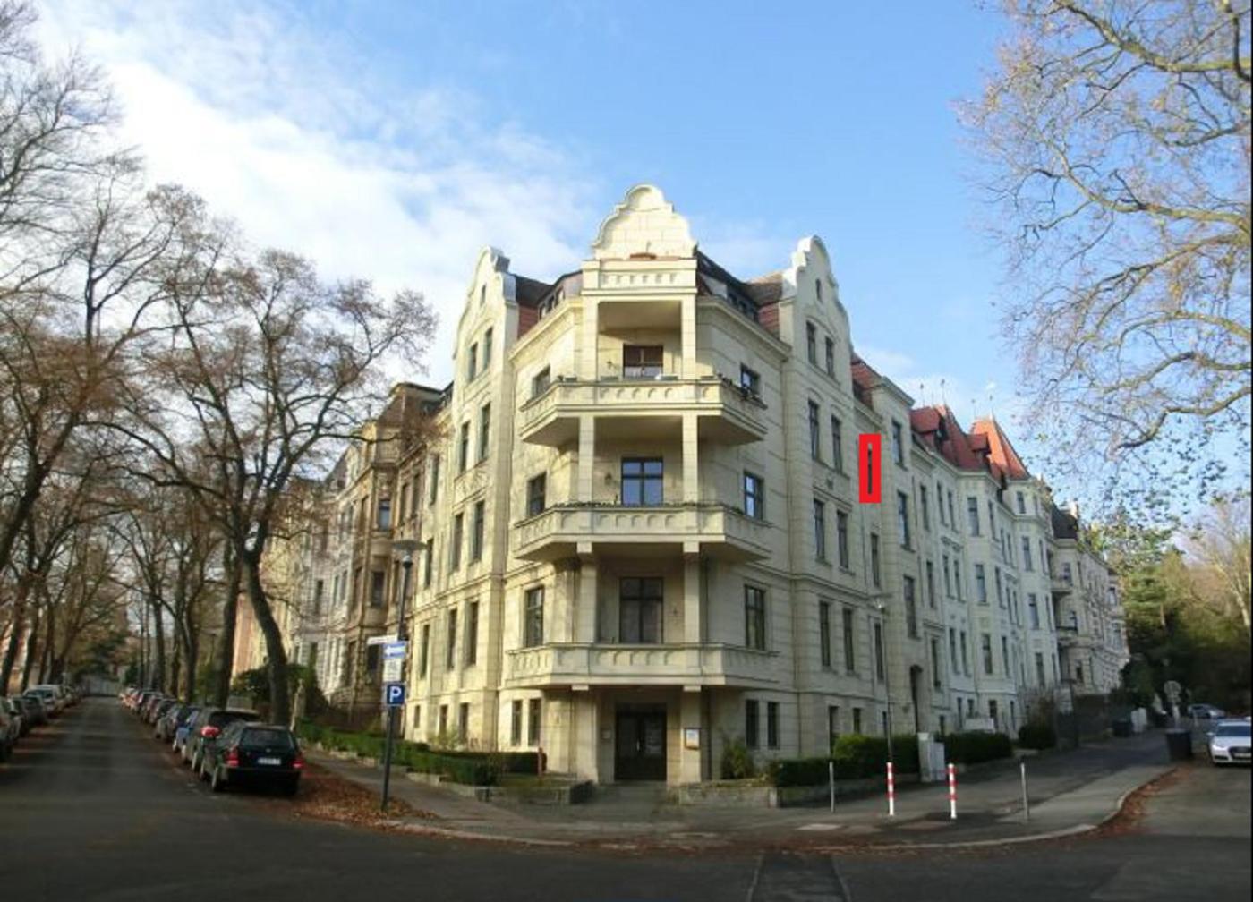 One-Bedroom Apartment - Photo 2