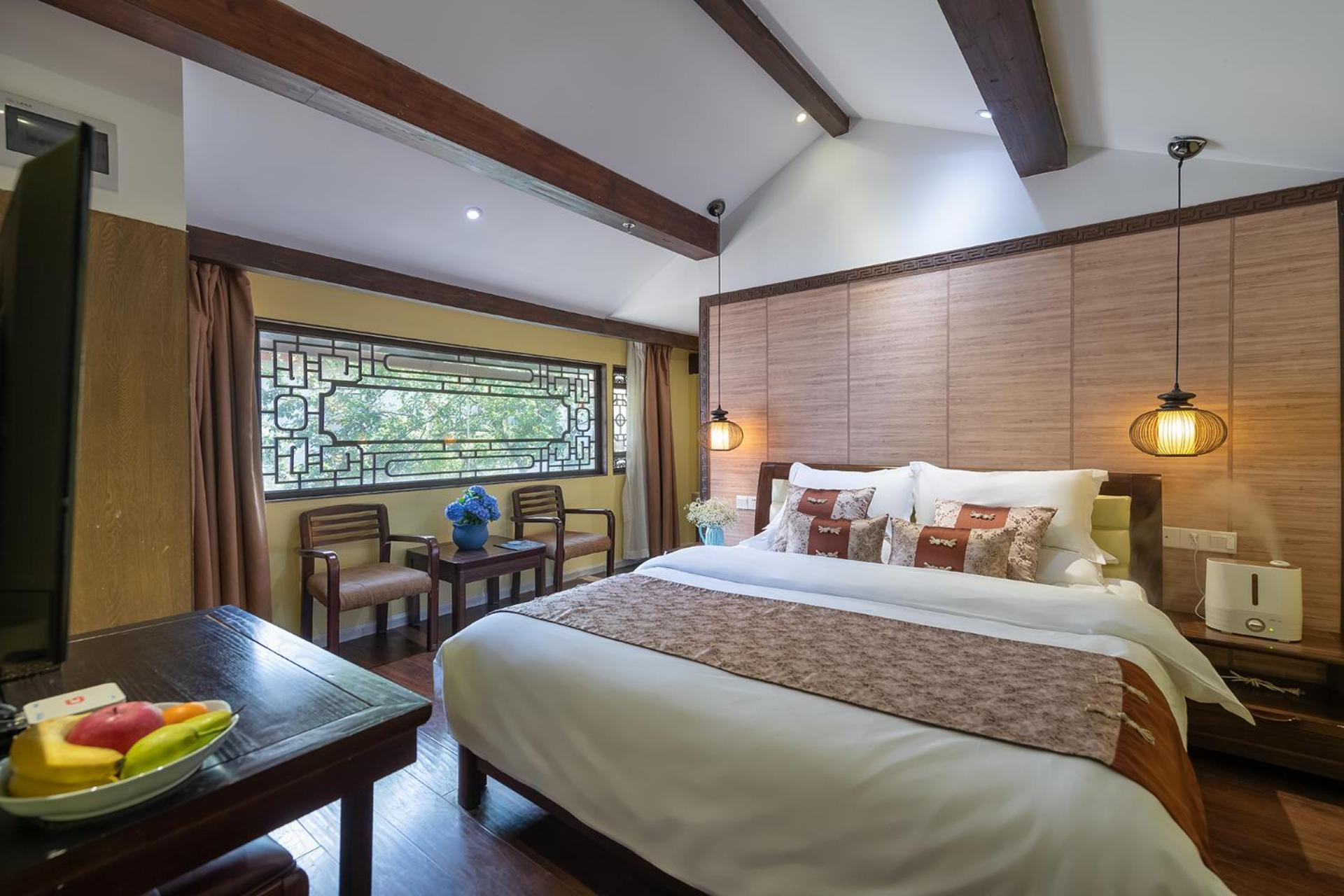 Honeymoon King Room
