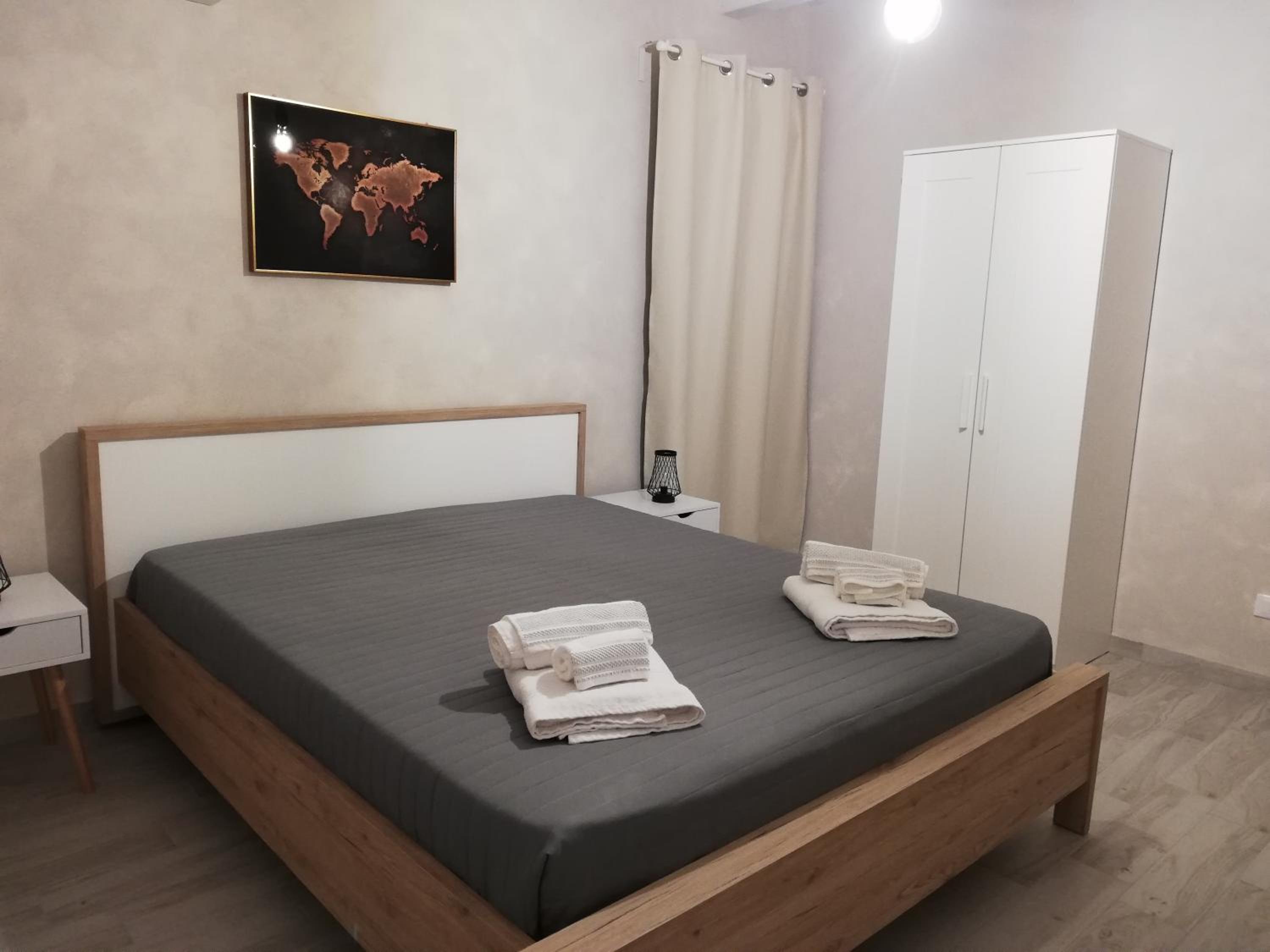 One-Bedroom House photo 1