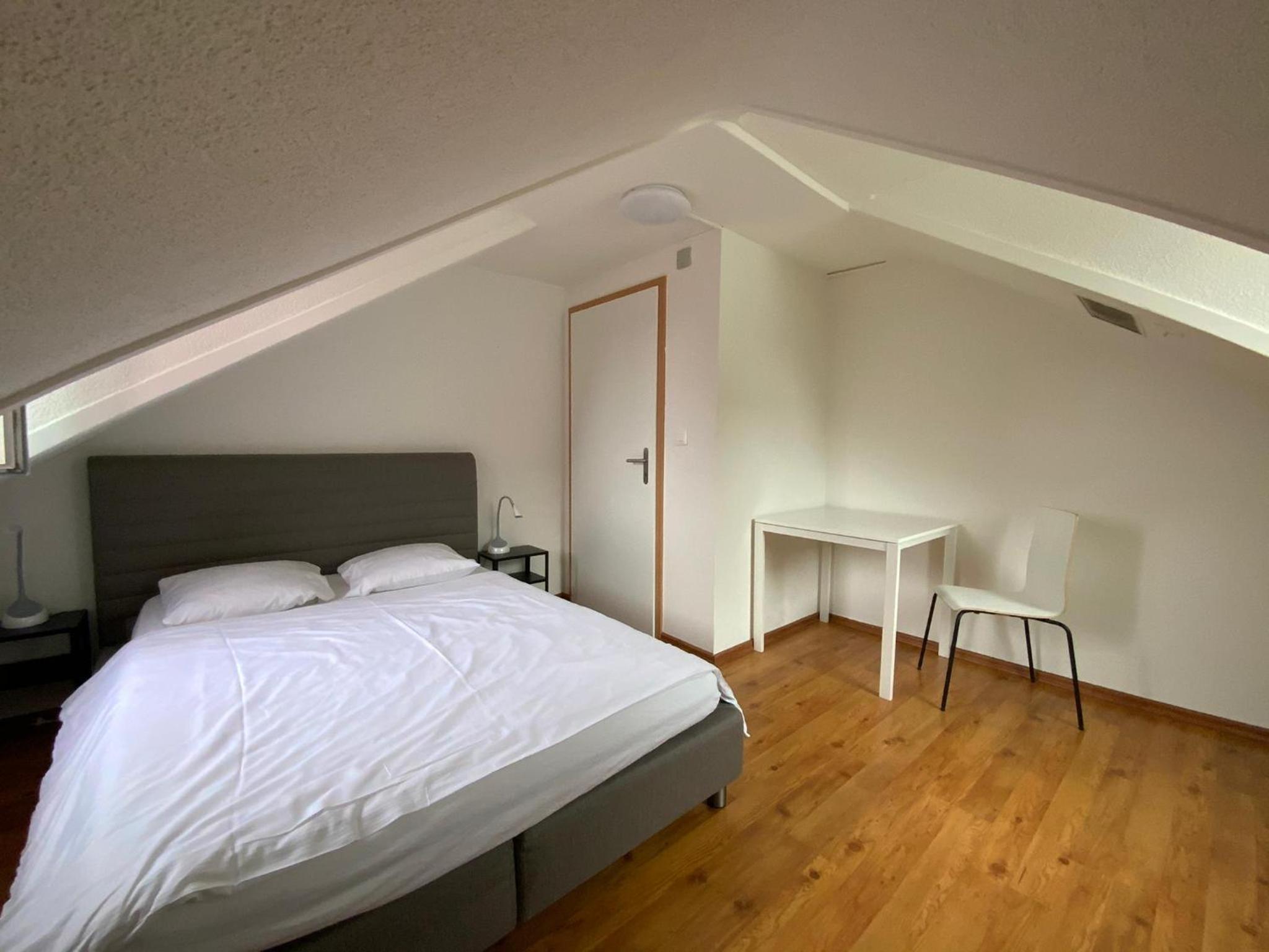 One-Bedroom Apartment photo 1