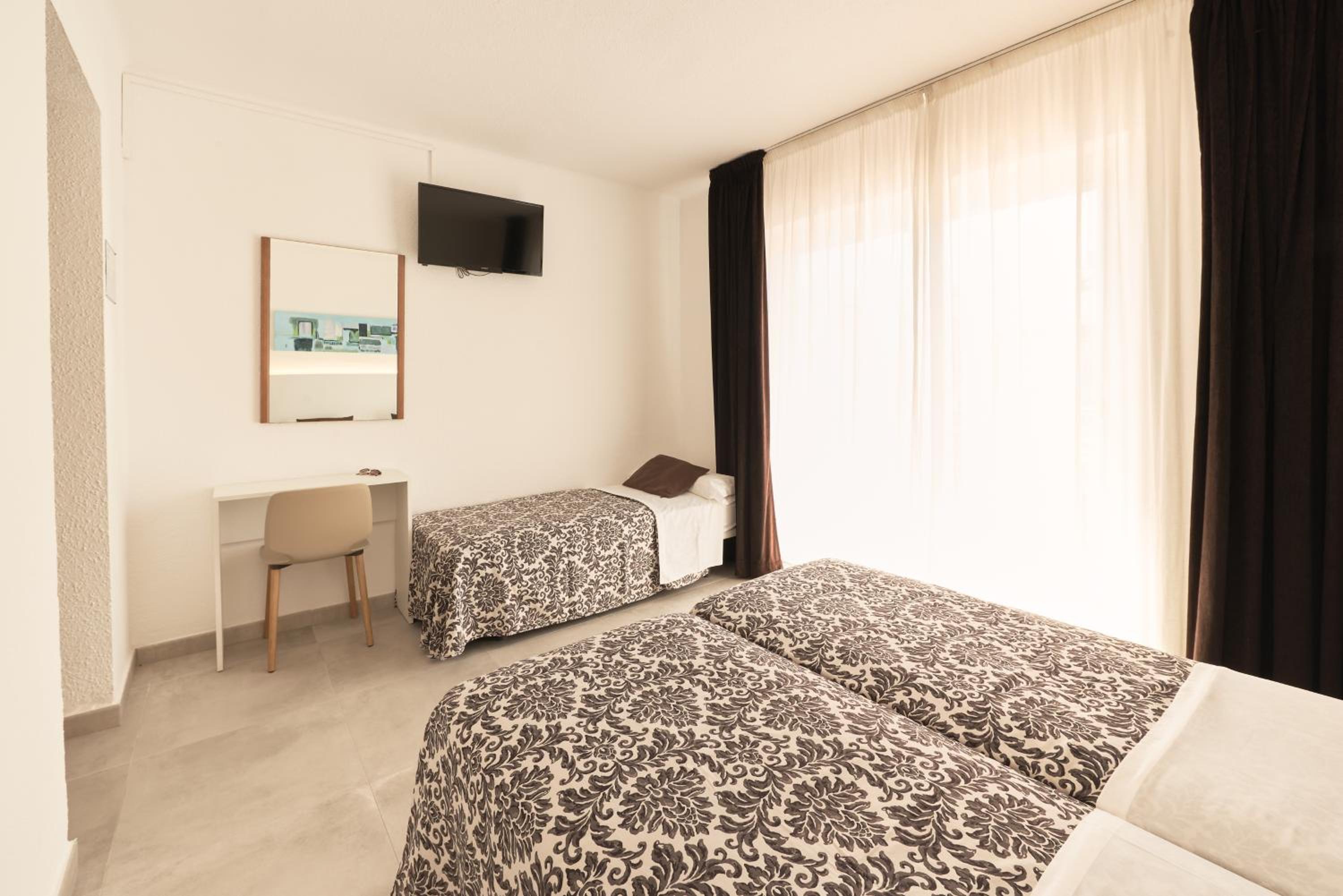 Triple Room with Balcony photo 3