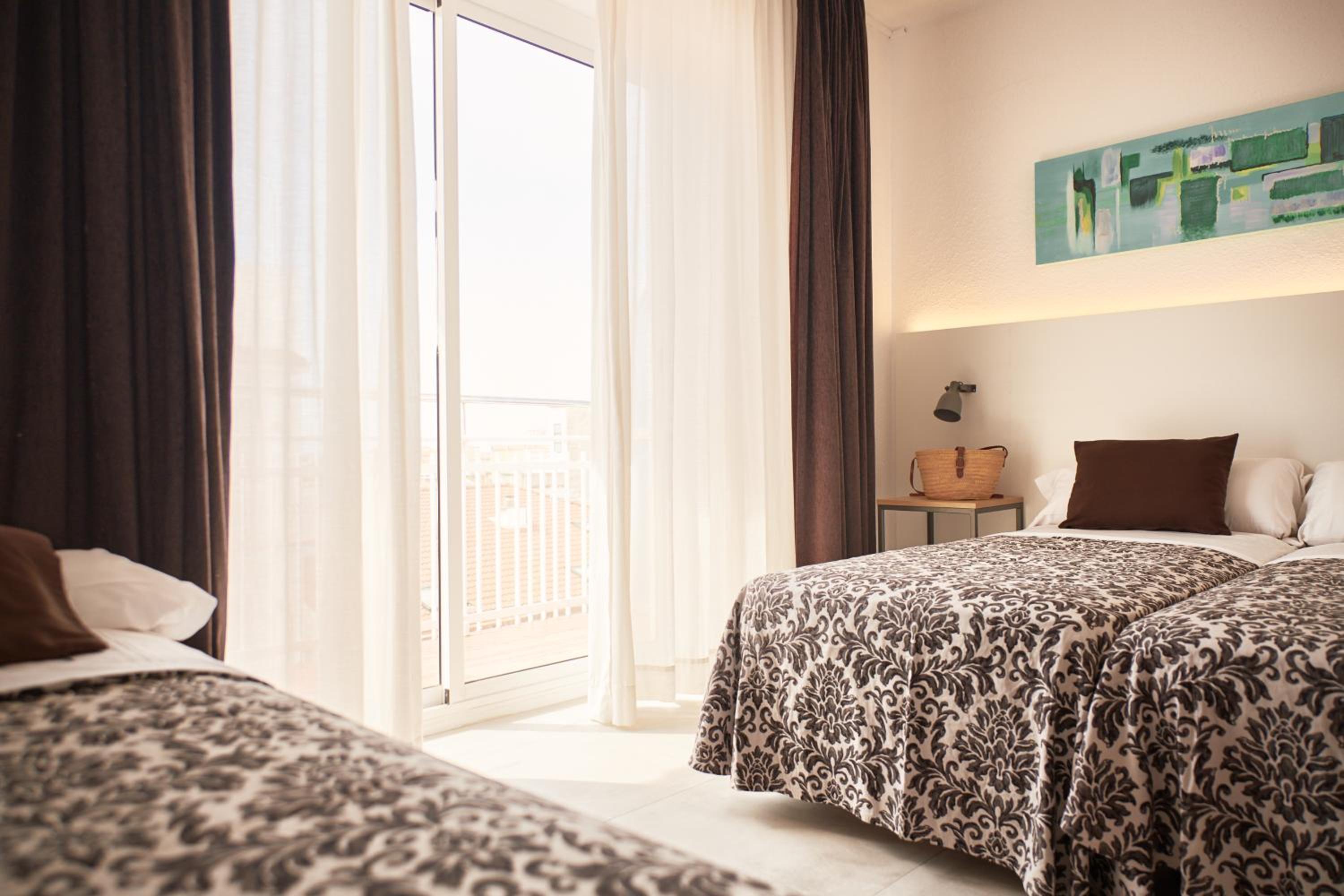 Triple Room With Pool View photo 3