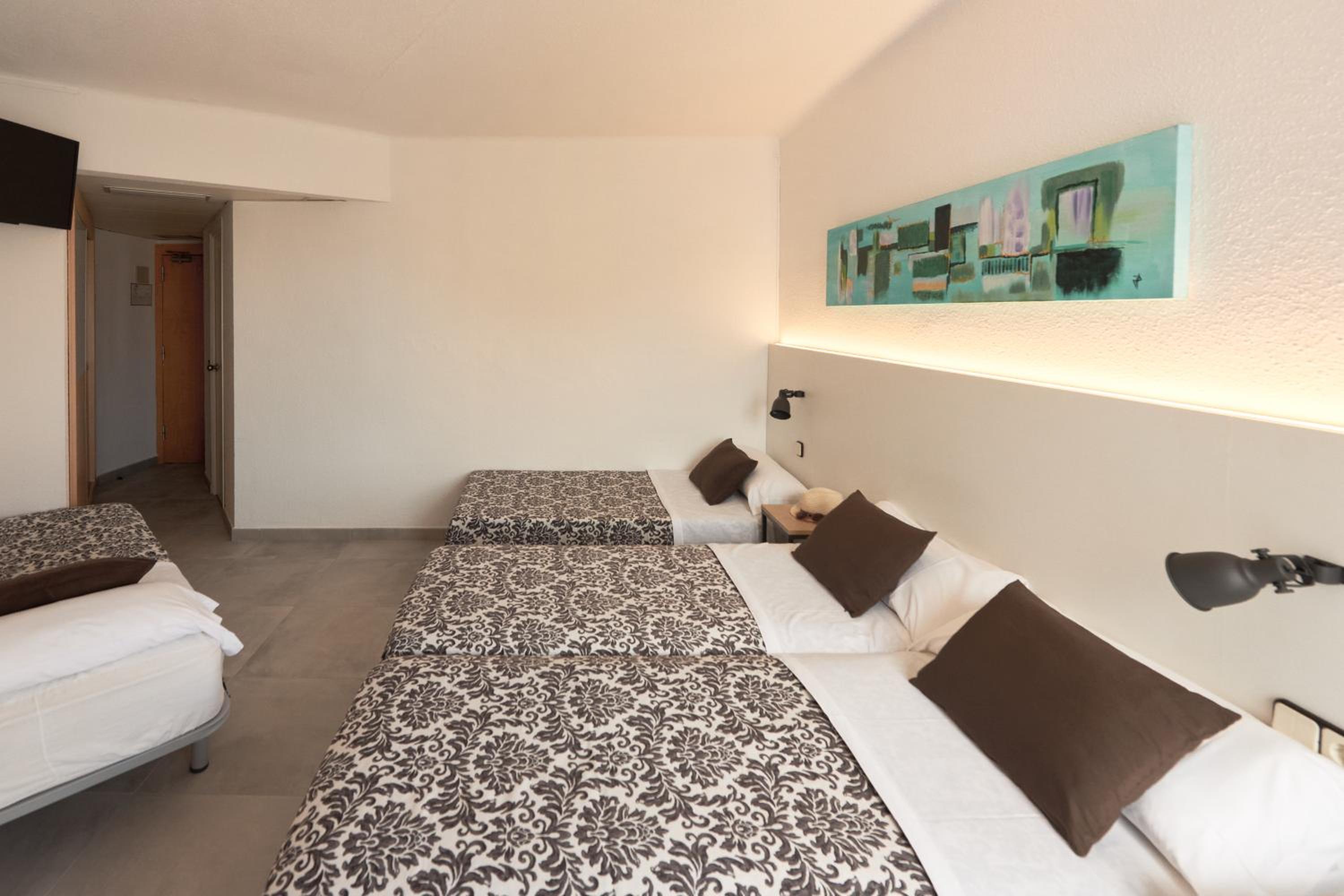 Quadruple Room photo 3