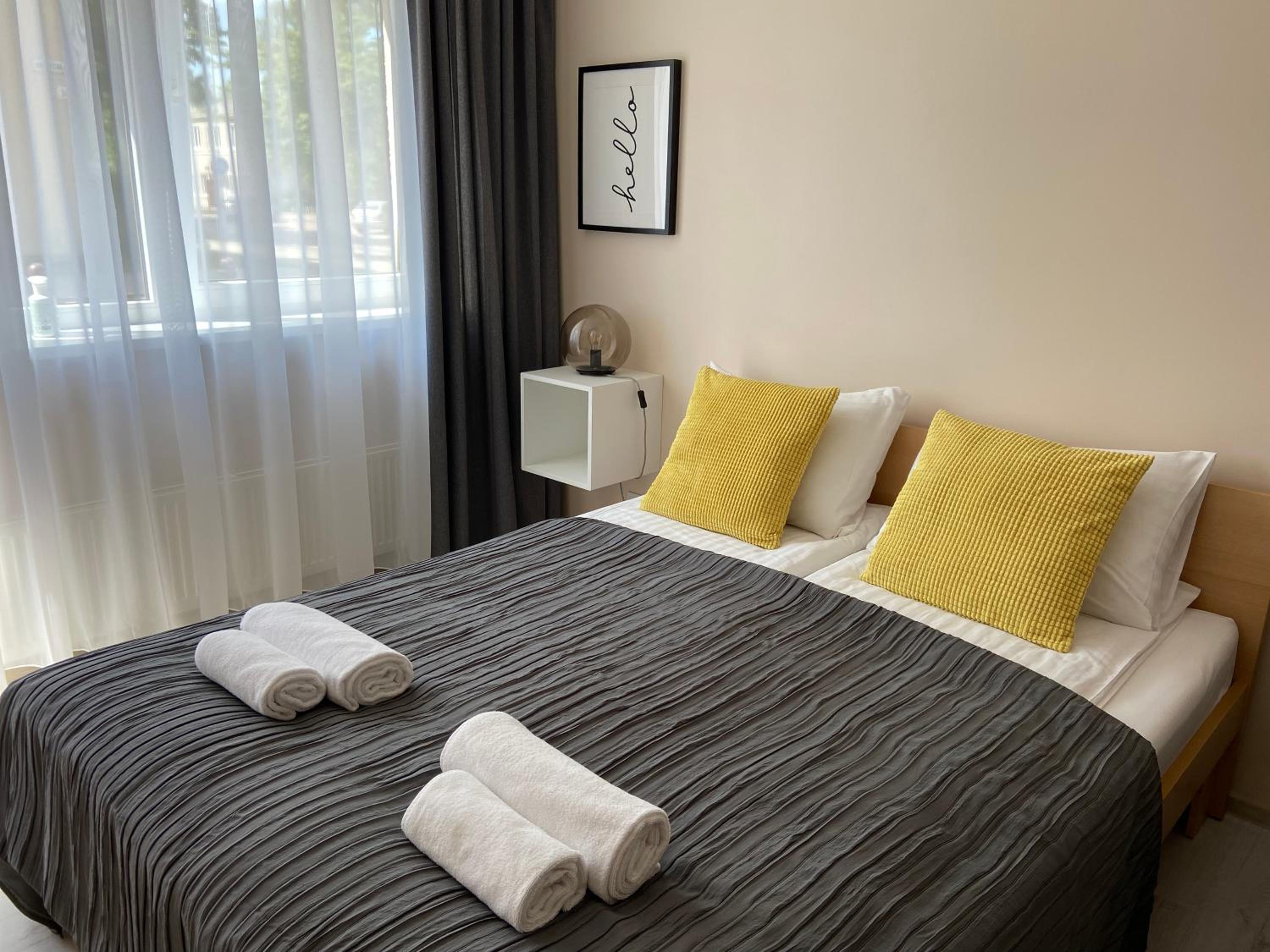 Double Room with Private Bathroom - Photo 9