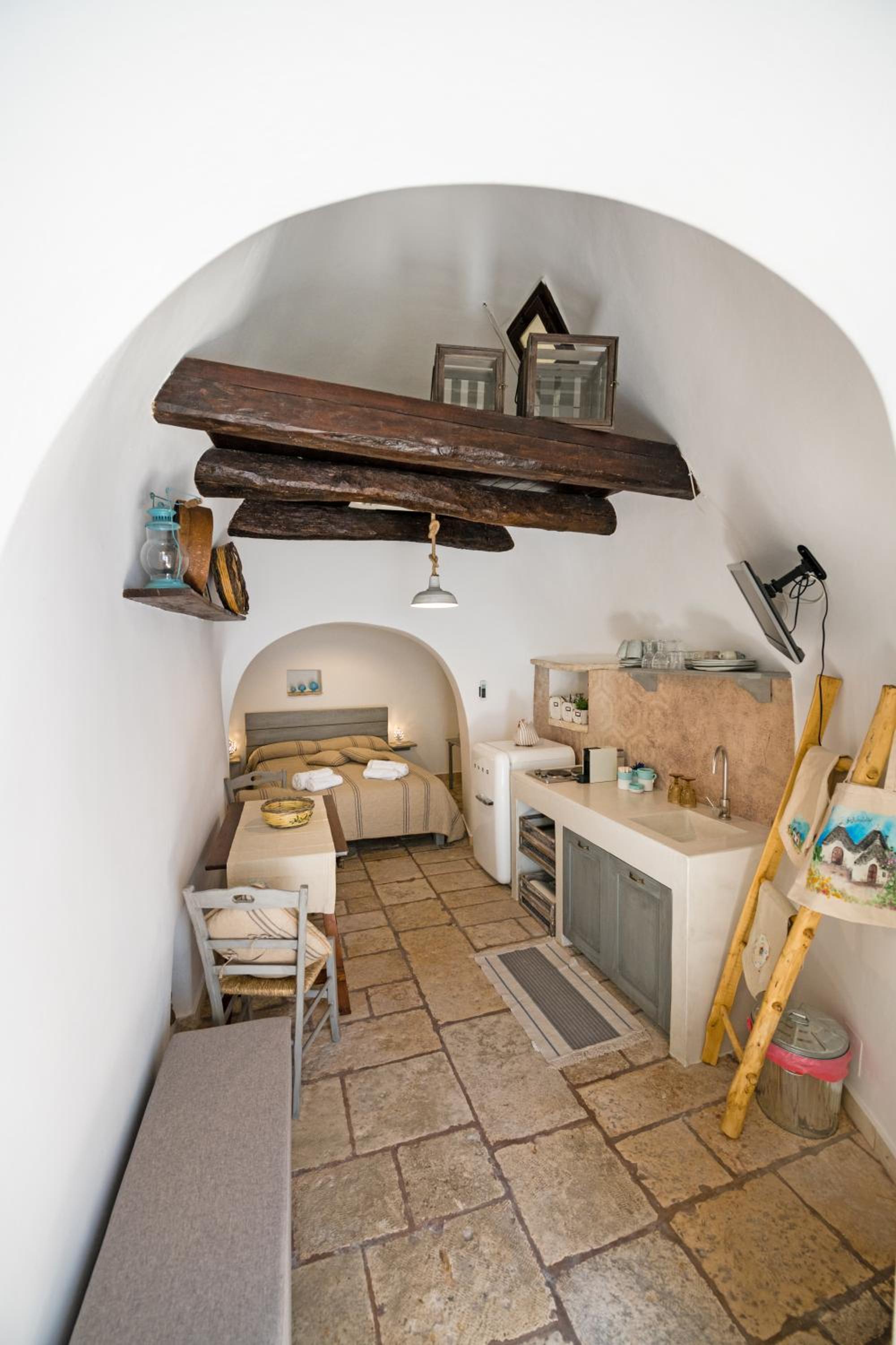One-Bedroom House - Photo 1