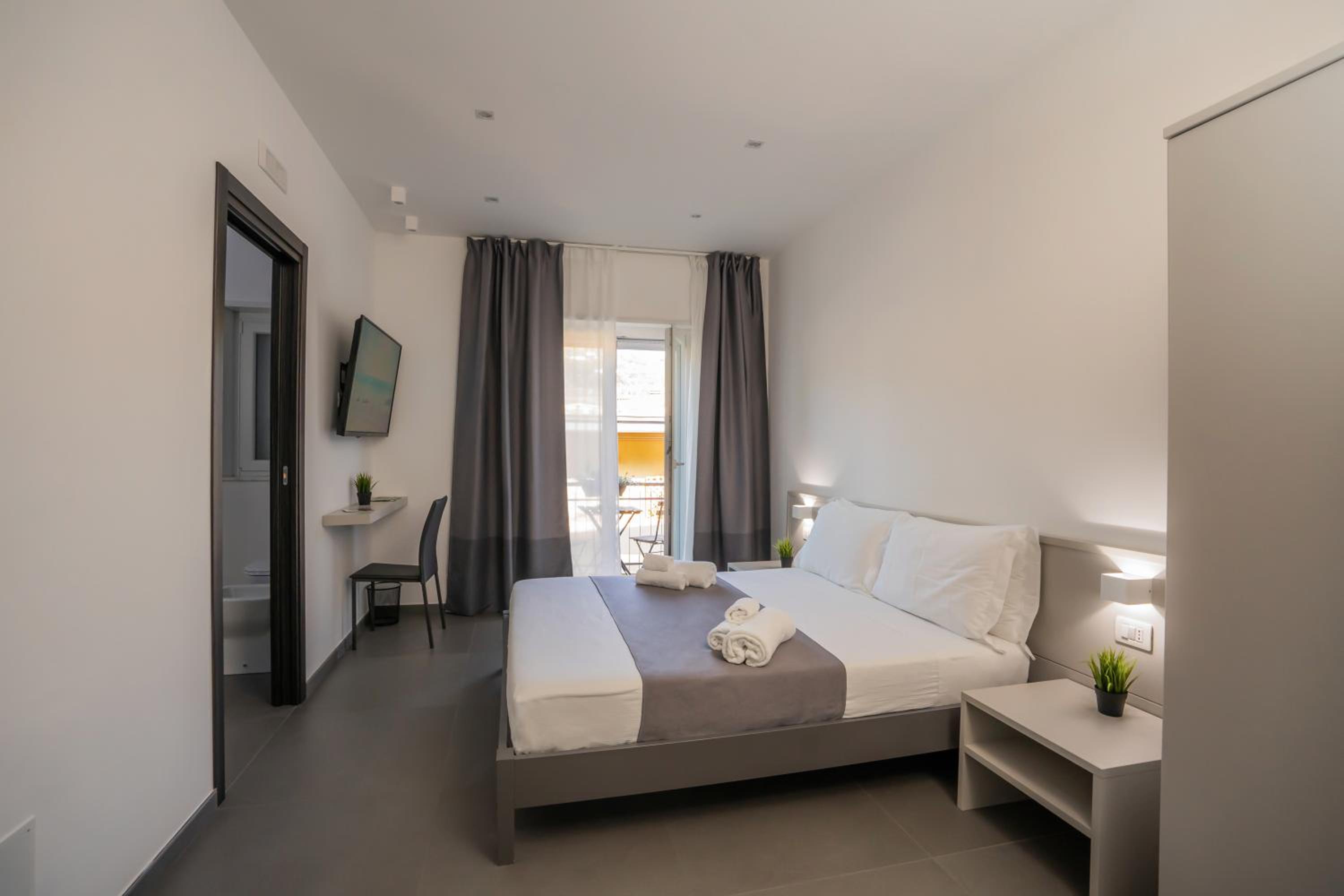 Deluxe Double Room with Balcony