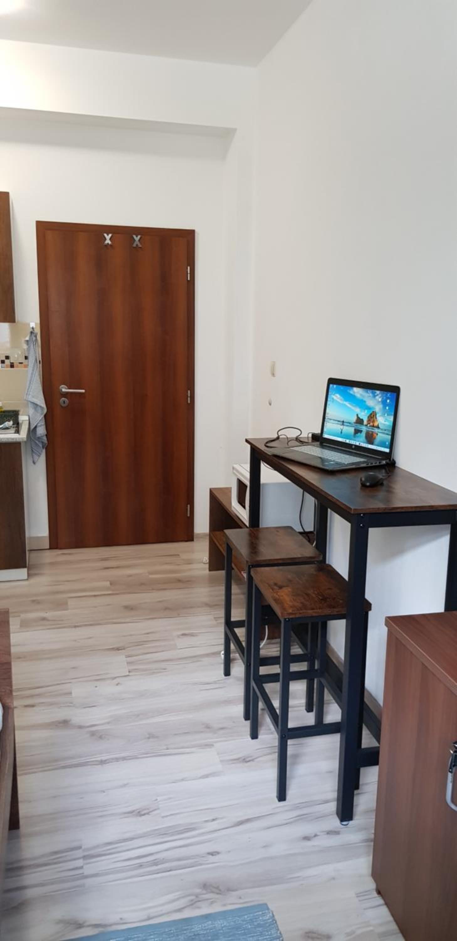 One-Bedroom Apartment - Photo 8