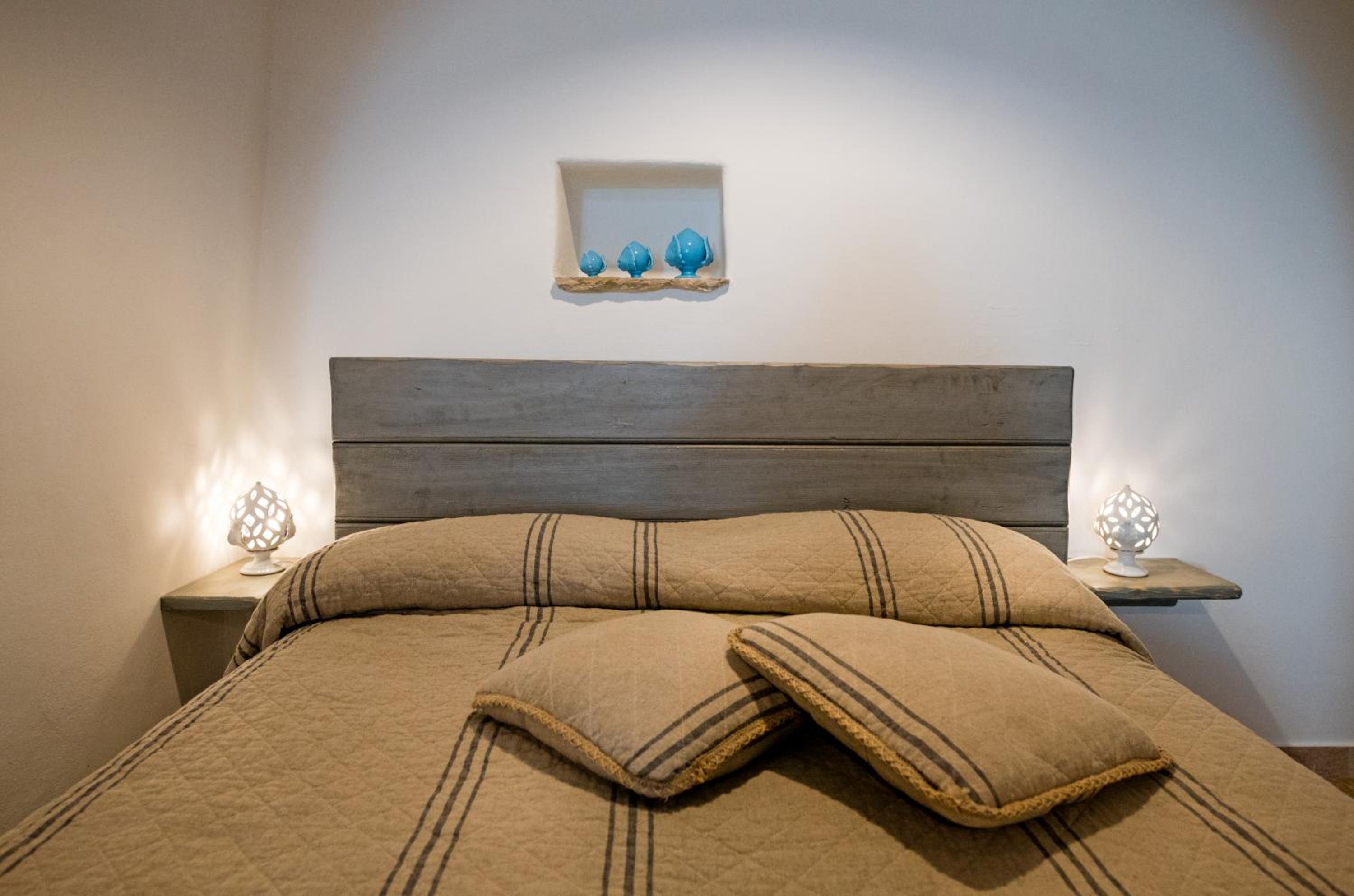 One-Bedroom House - Photo 12