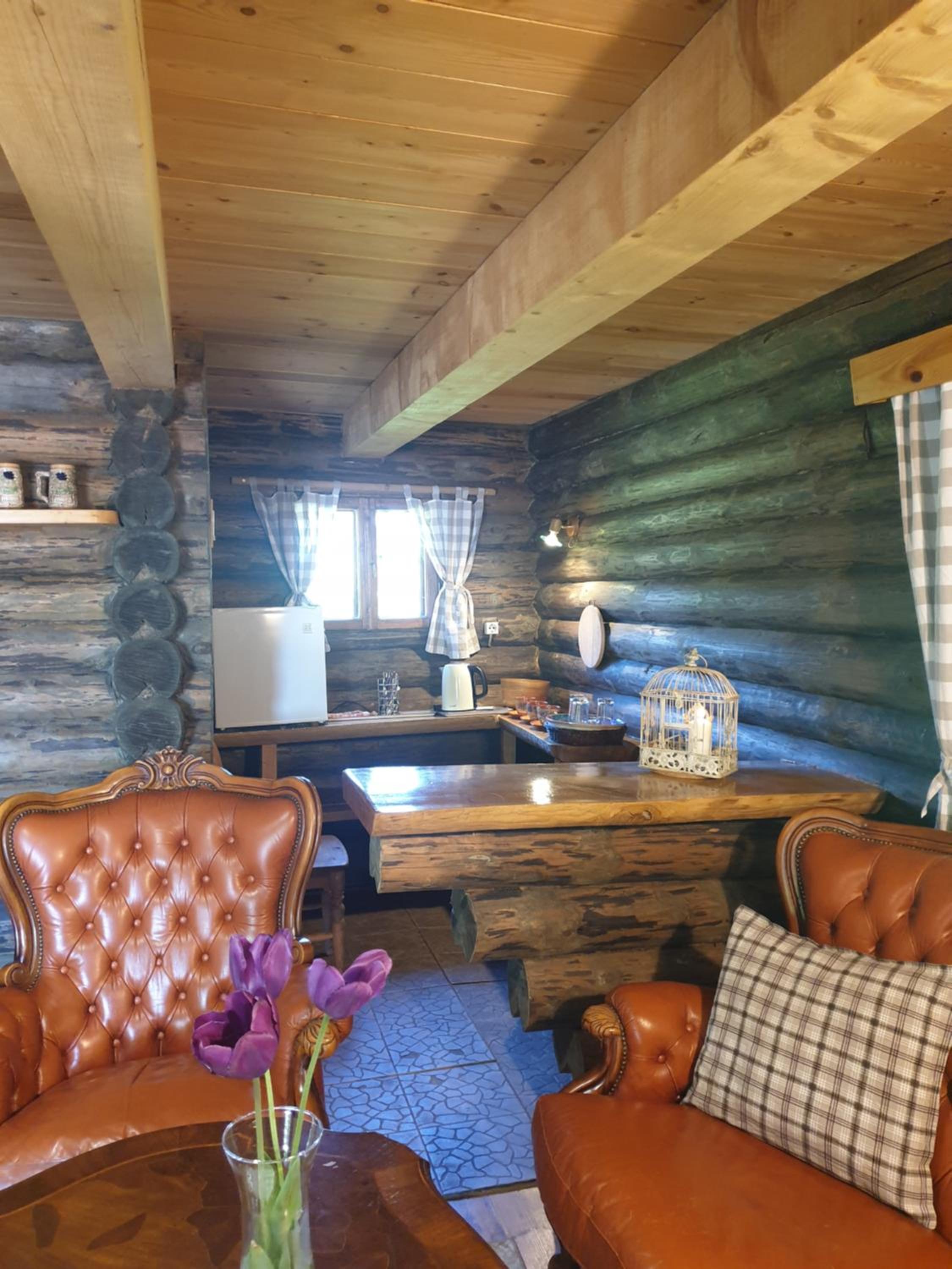 One-Bedroom Chalet - Photo 2
