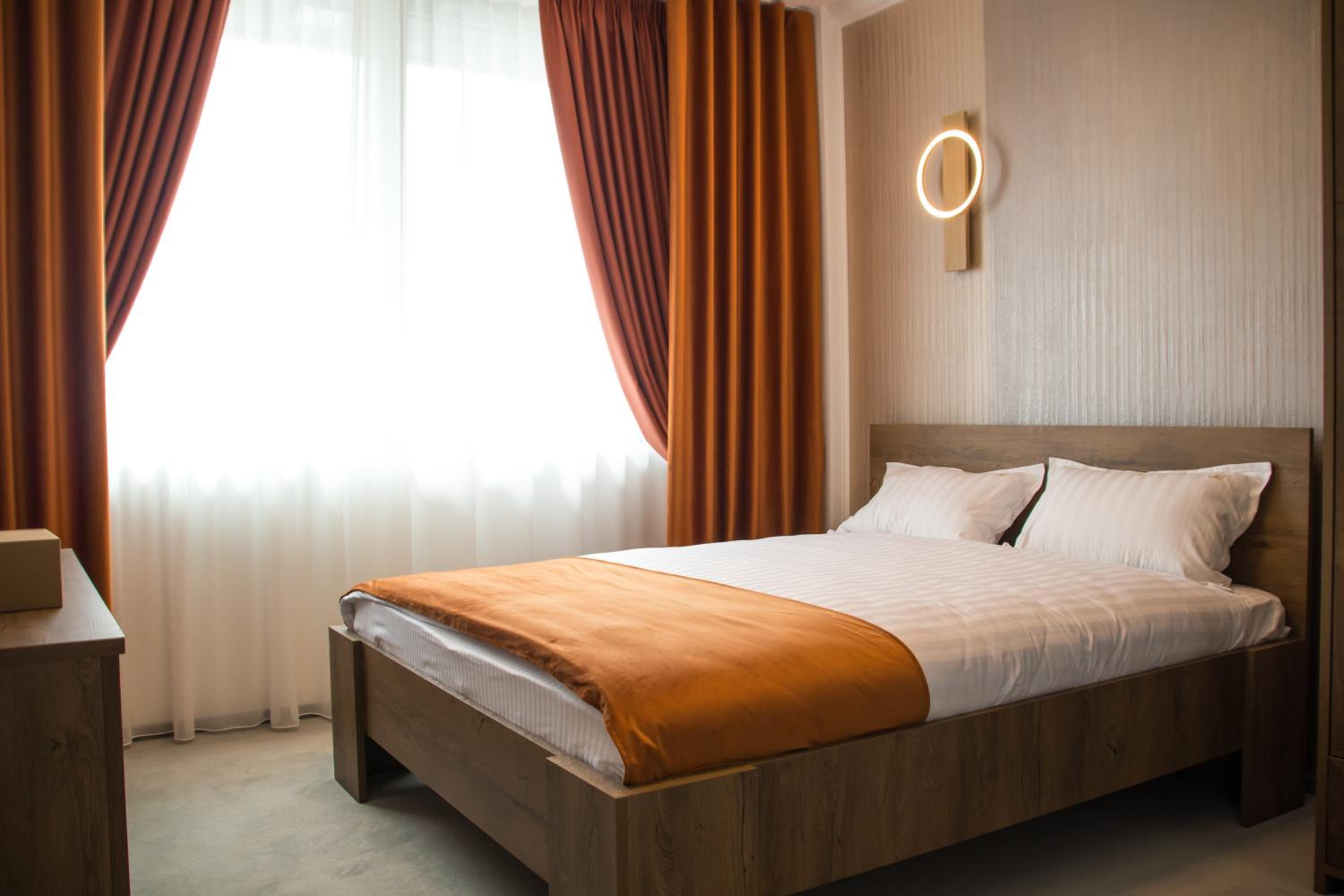 Suite with Balcony - Photo 8