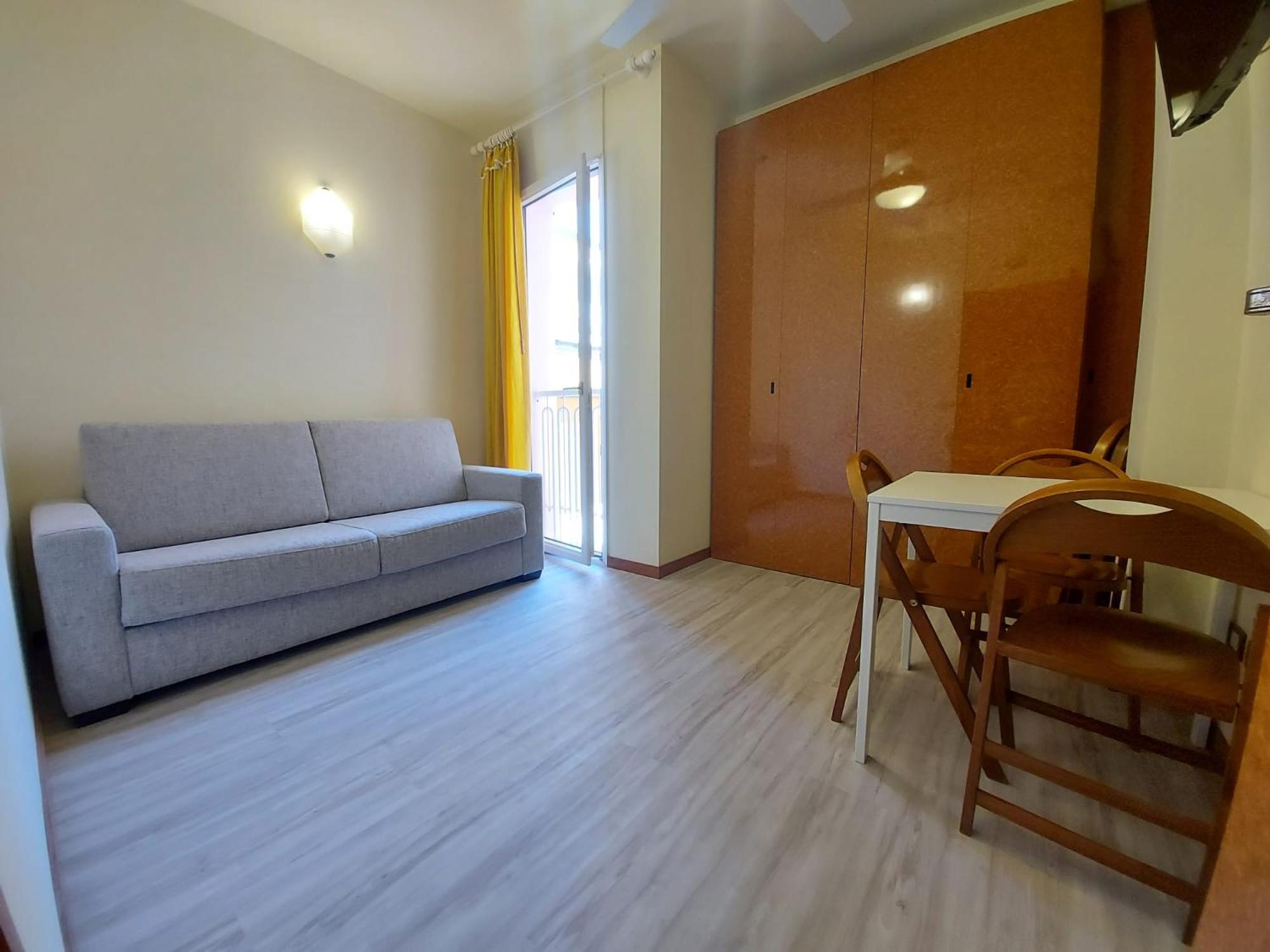 One-Bedroom Apartment photo 3