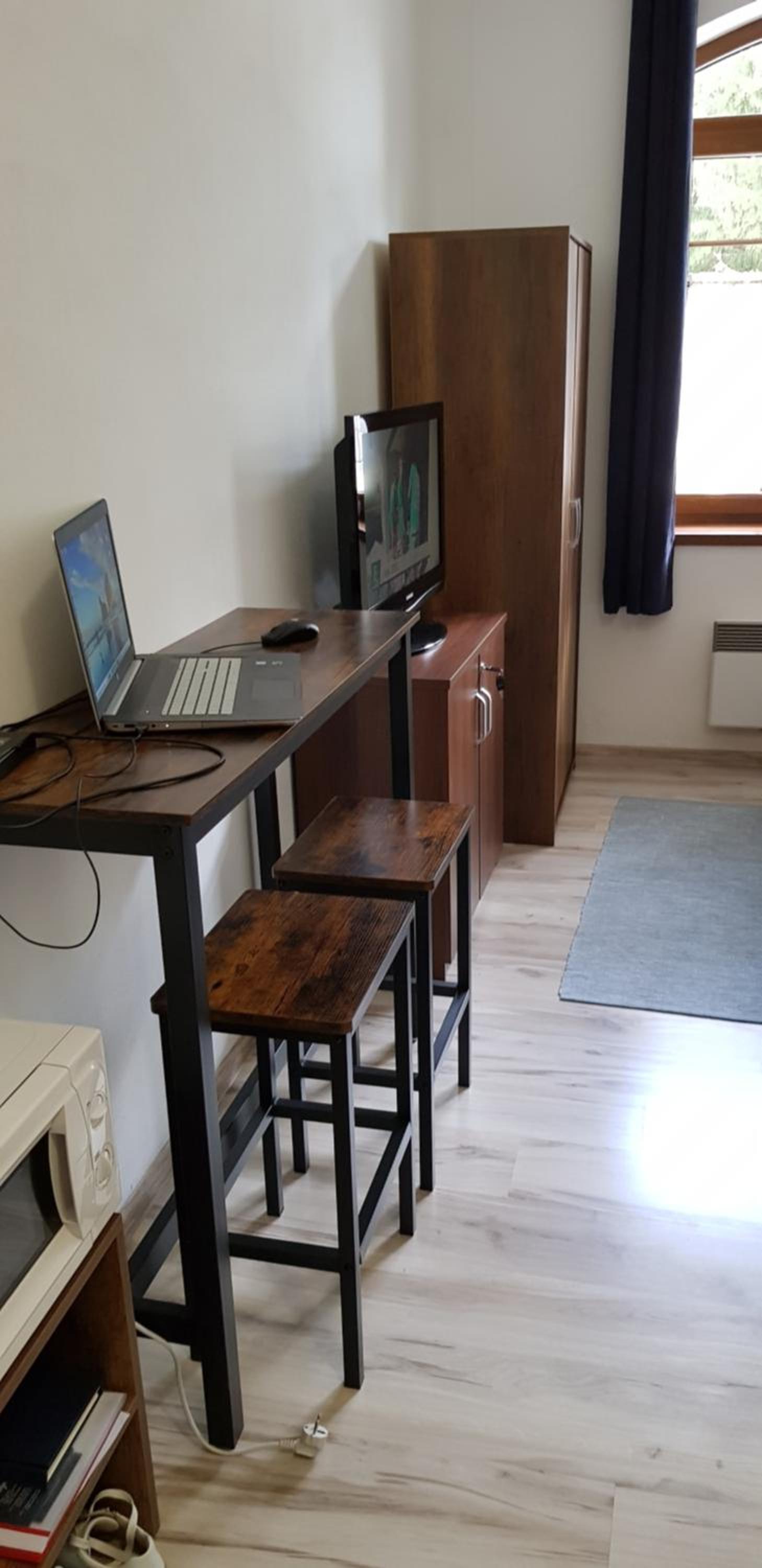 One-Bedroom Apartment - Photo 11