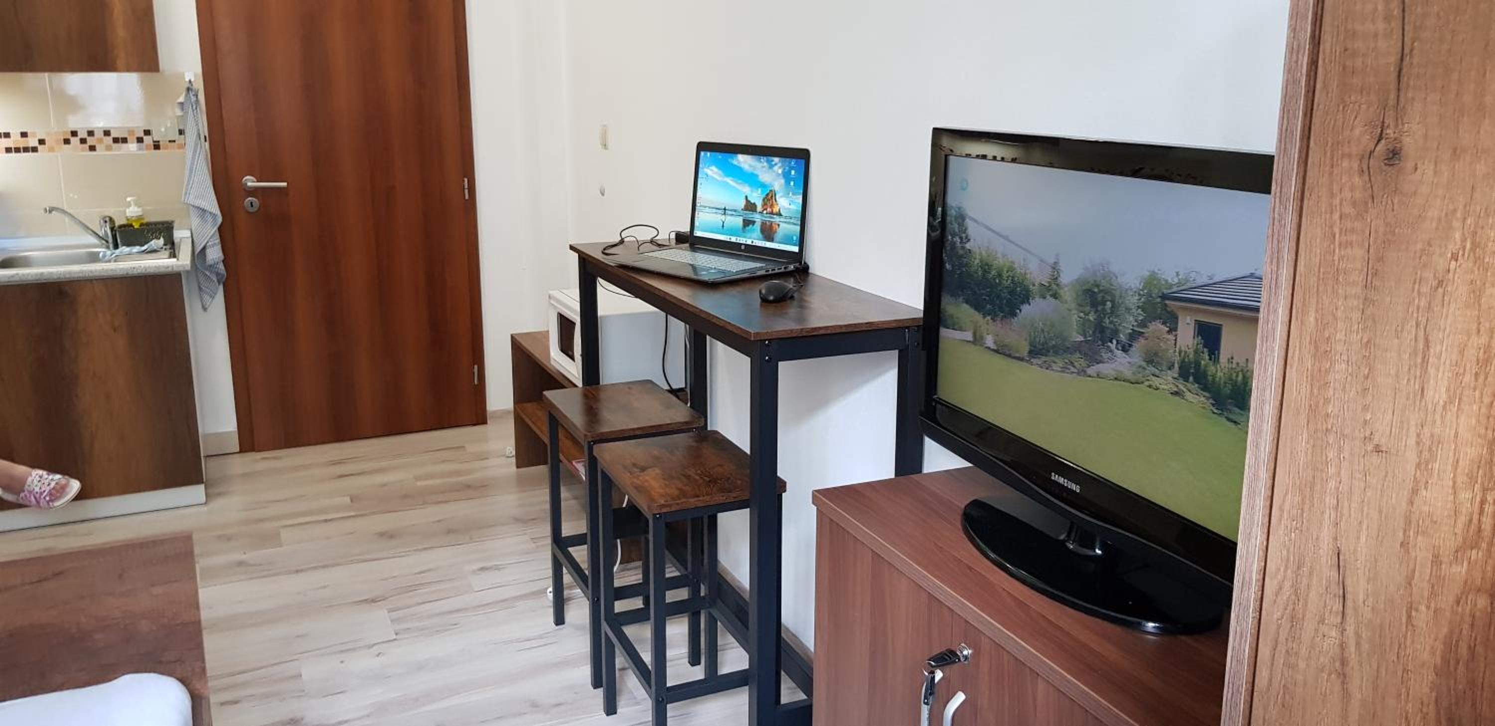 One-Bedroom Apartment - Photo 13