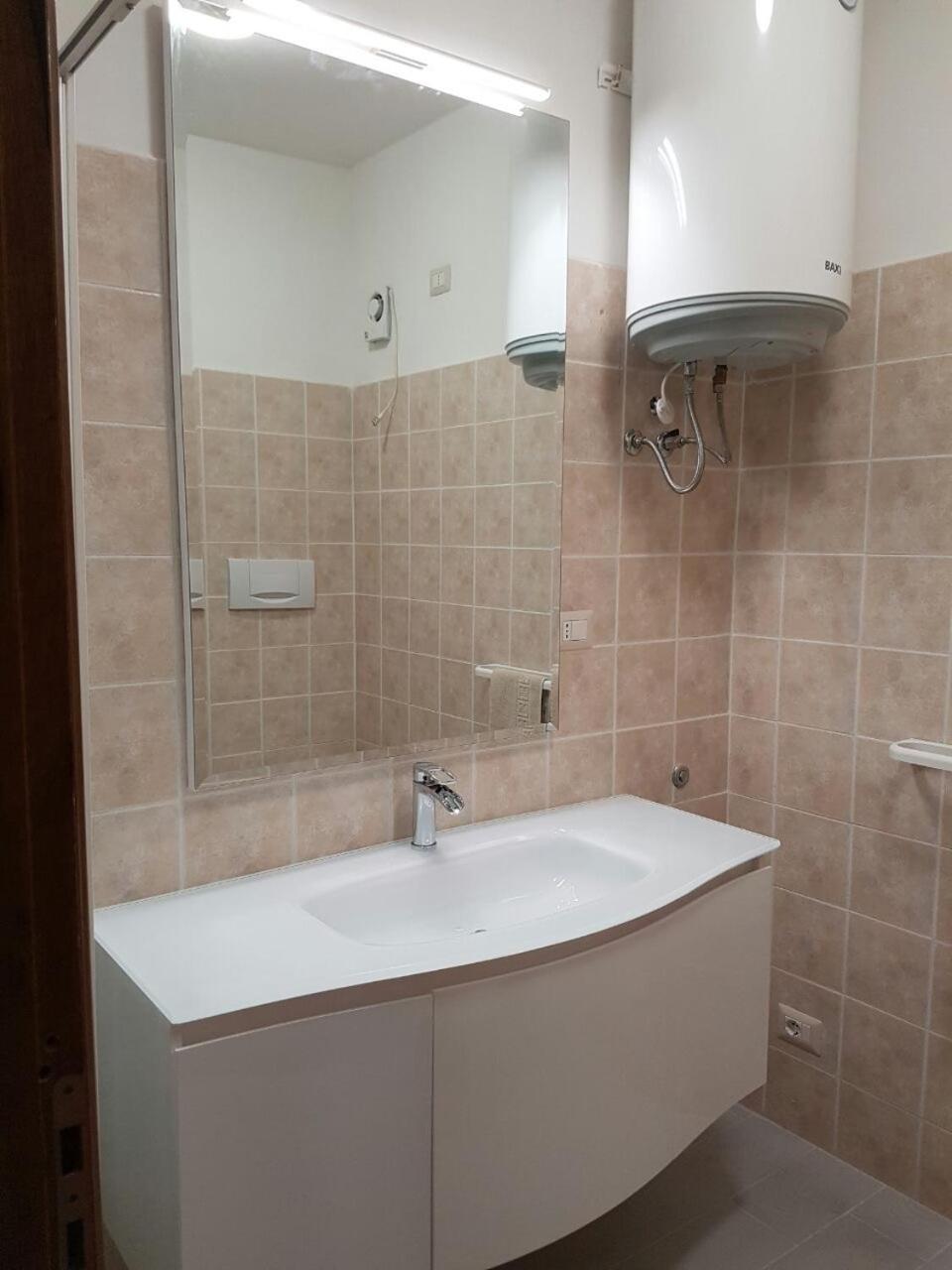 Standard Two-Bedroom Apartment (6 Adults) photo 3