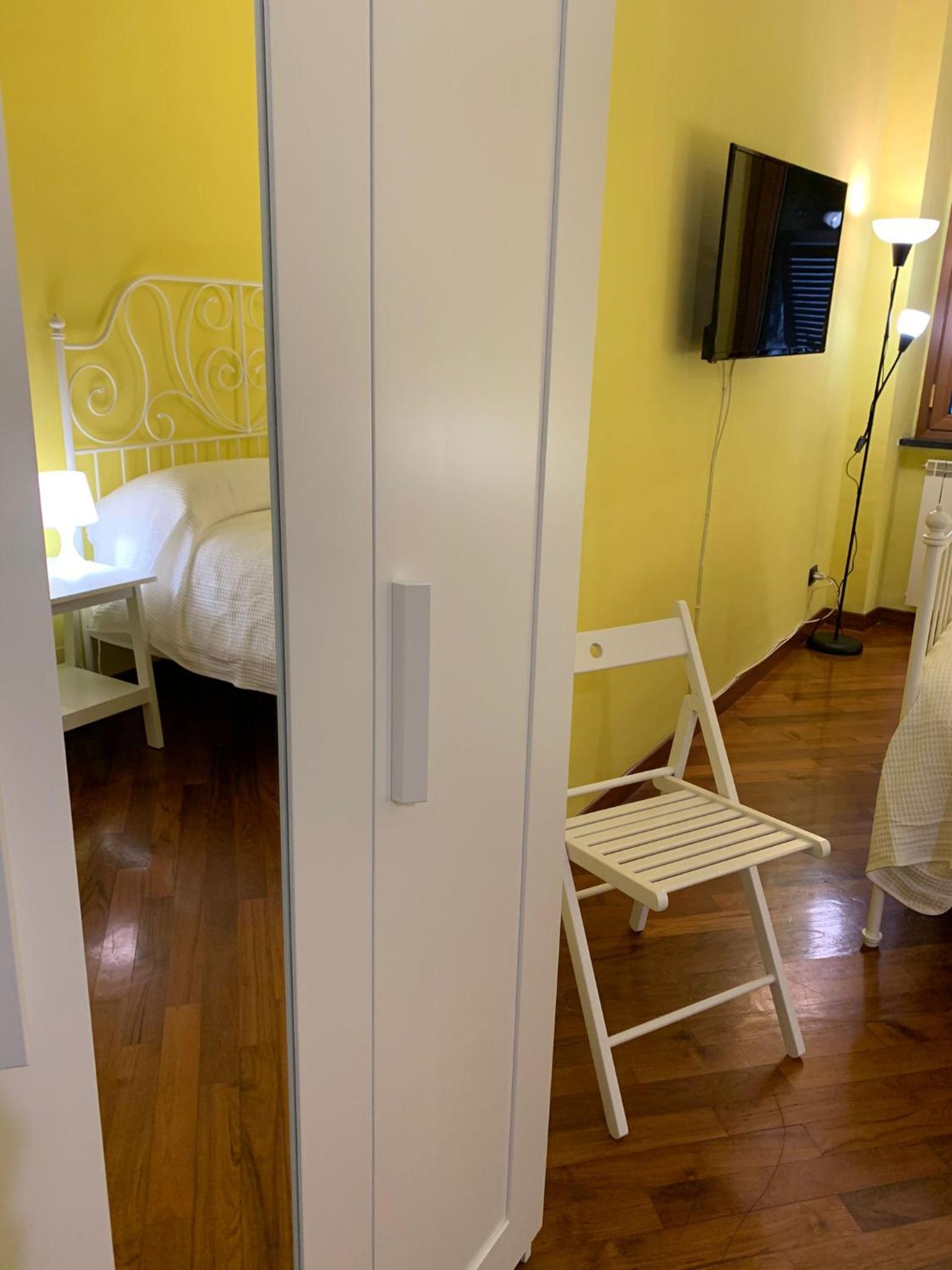 Double Room - Photo 7