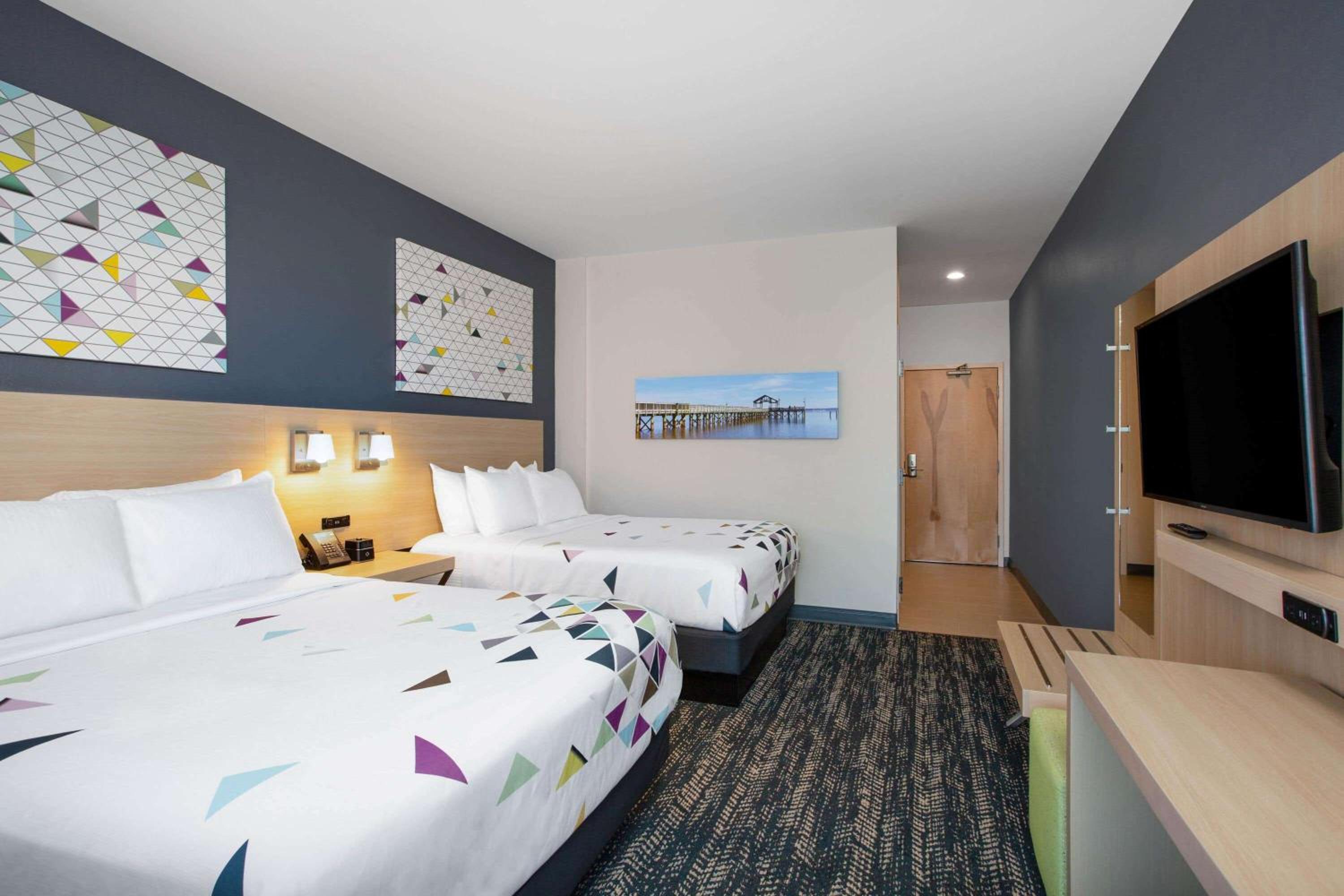 Queen Room with Two Queen Beds and Mobility/Hearing Access - Non-Smoking - Photo 1