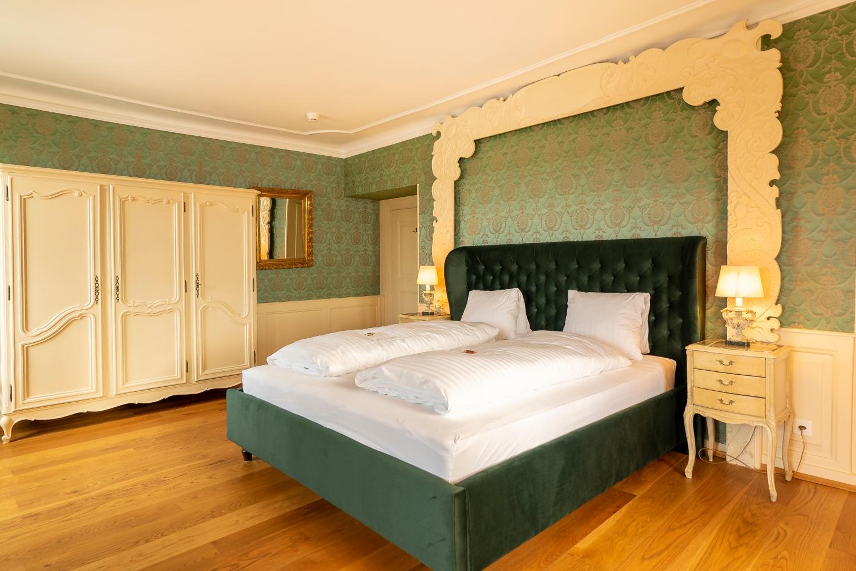 Deluxe Double Room with Lake View - Photo 15