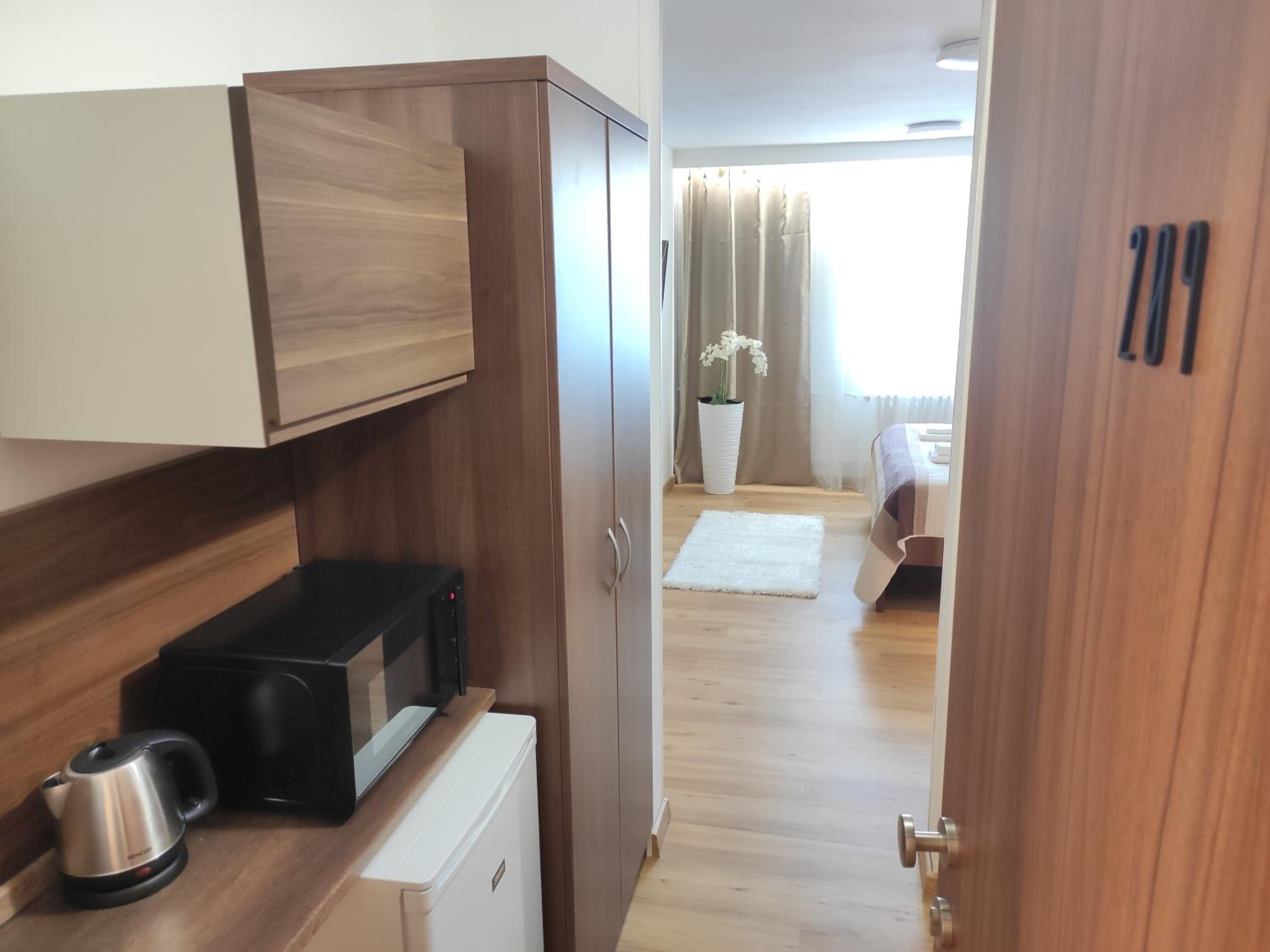 Double Room - Photo 15