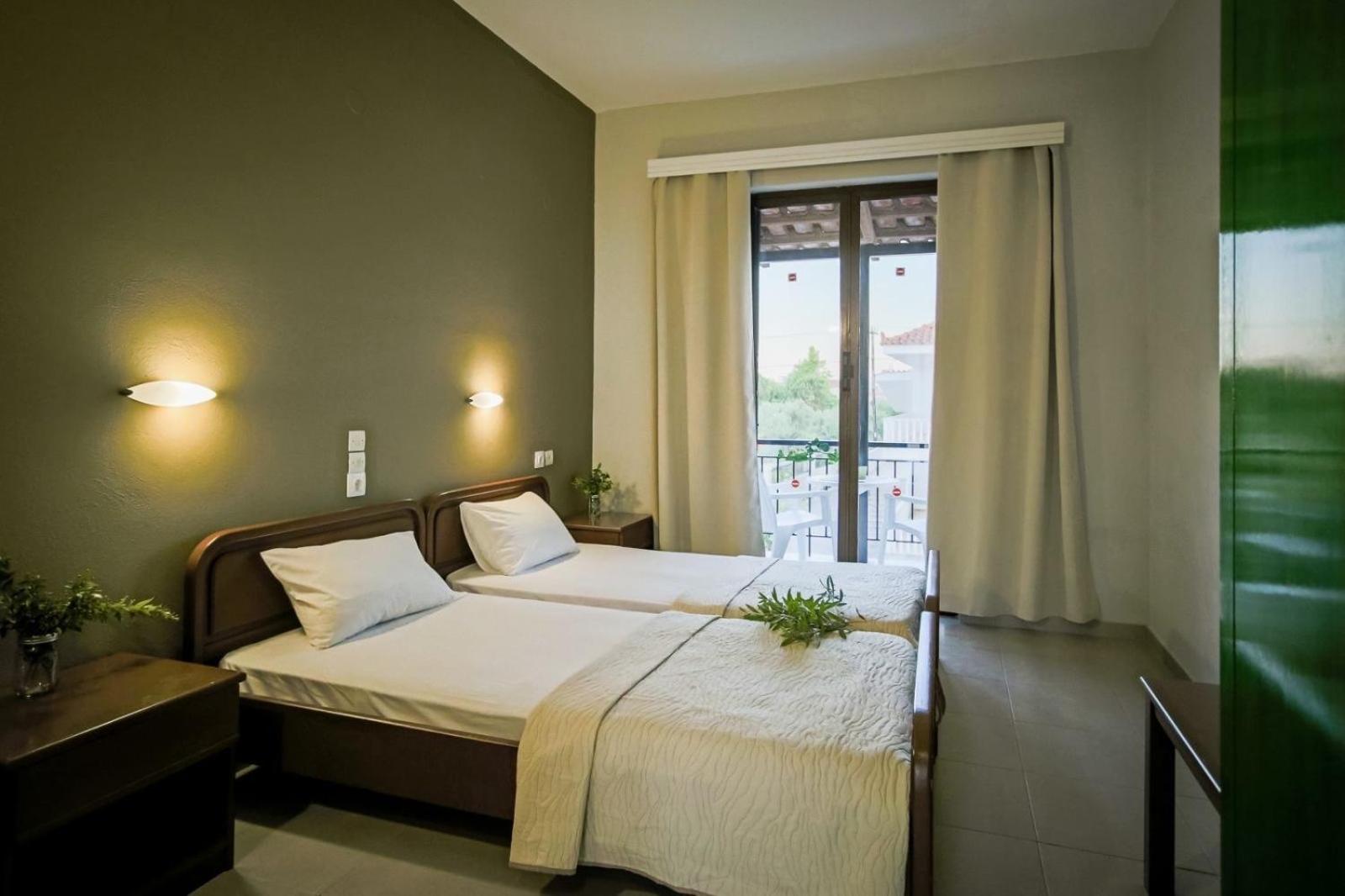 One-Bedroom Apartment - Photo 2