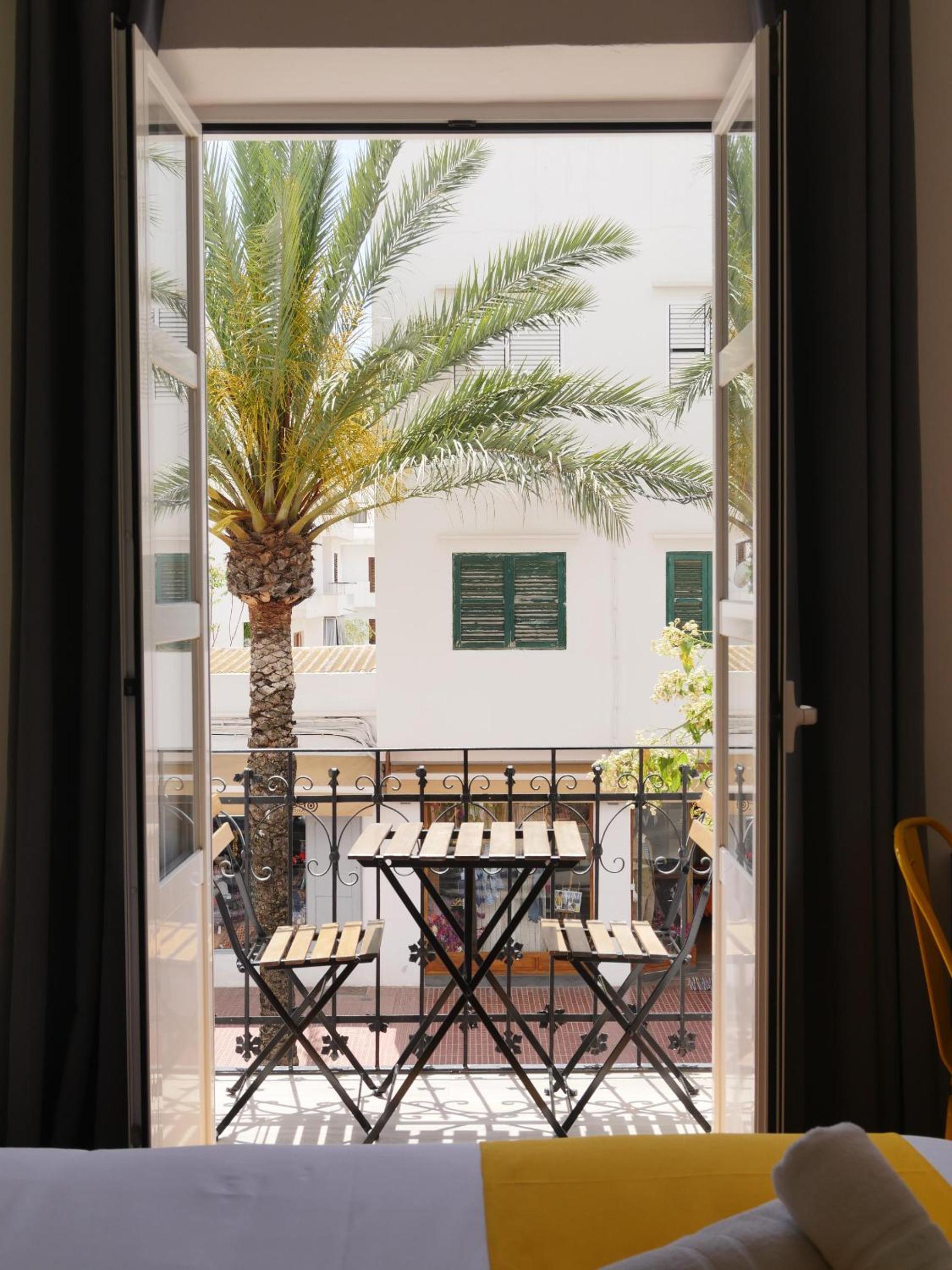 Double Room with Balcony photo 3