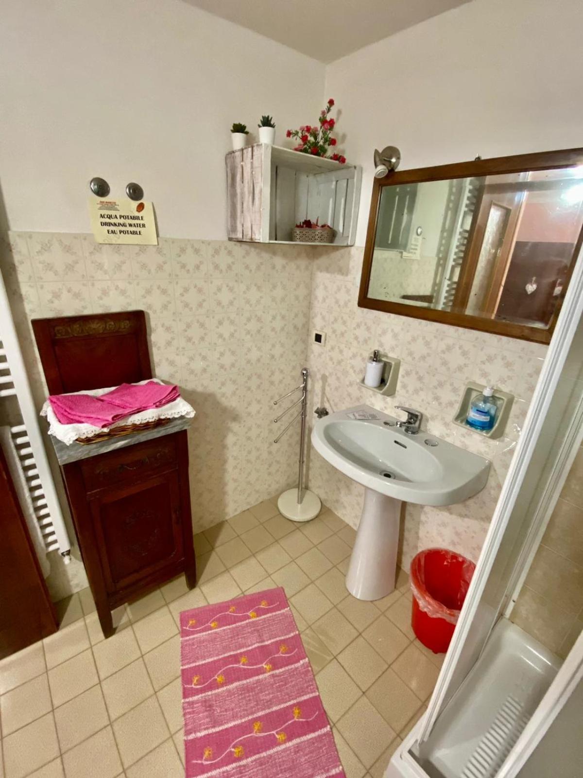 Family Room with Private Bathroom - Photo 8