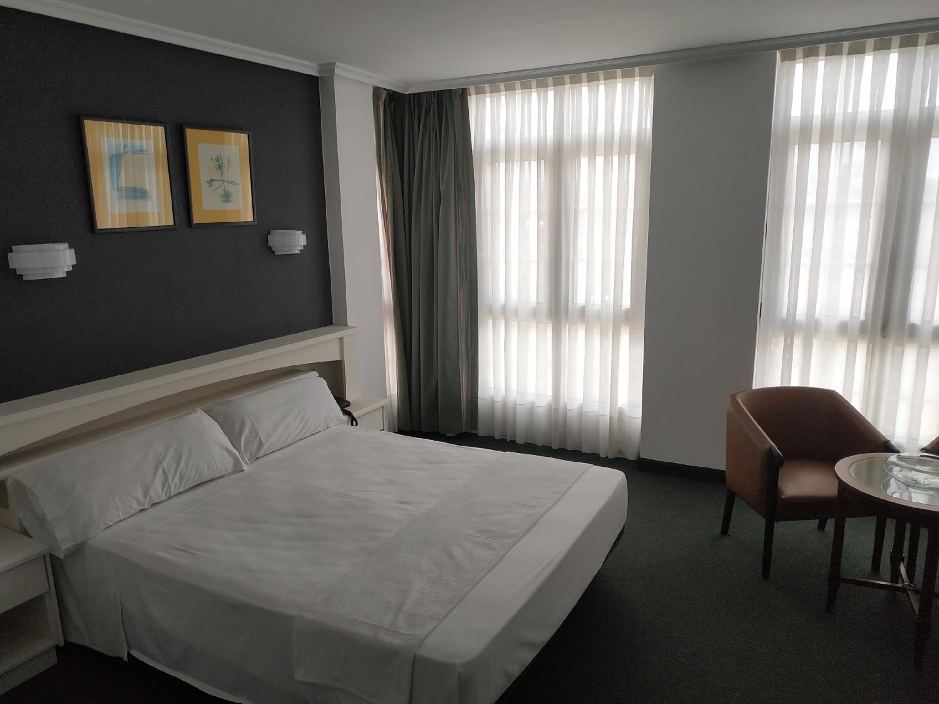 Deluxe Room - Photo 4