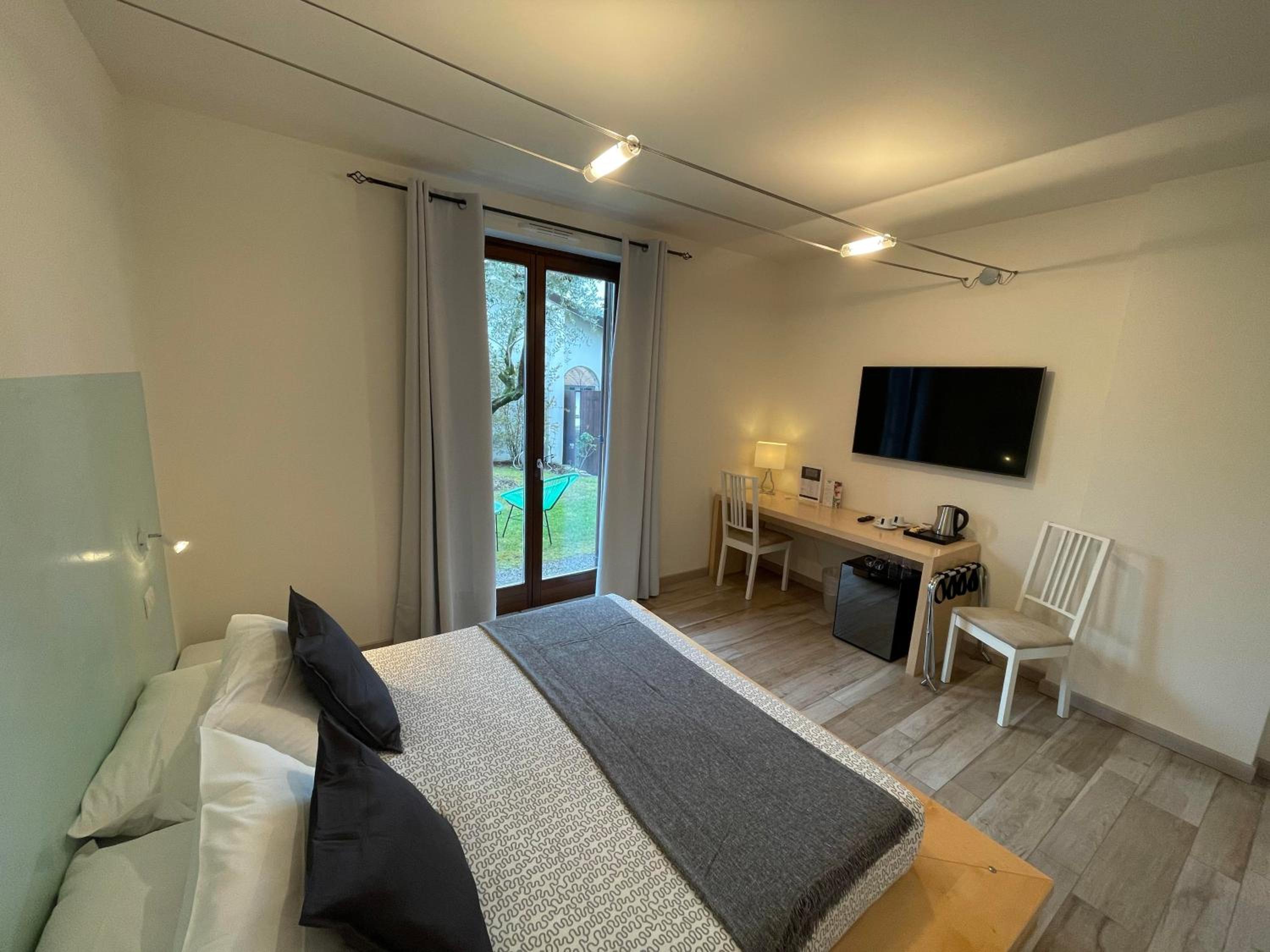 Double or Twin Room with Garden View photo 1