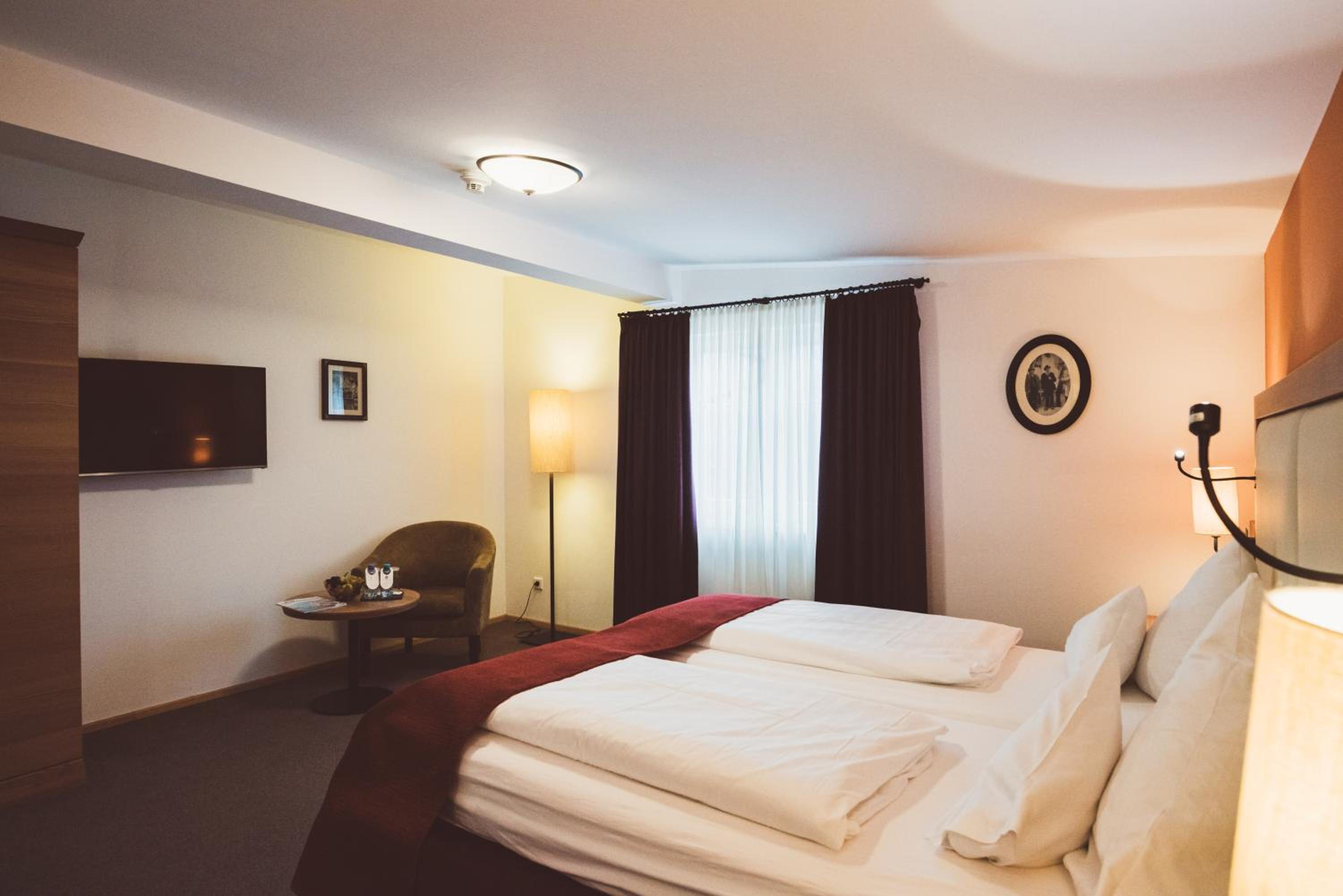 Standard Double or Twin Room - Photo 6