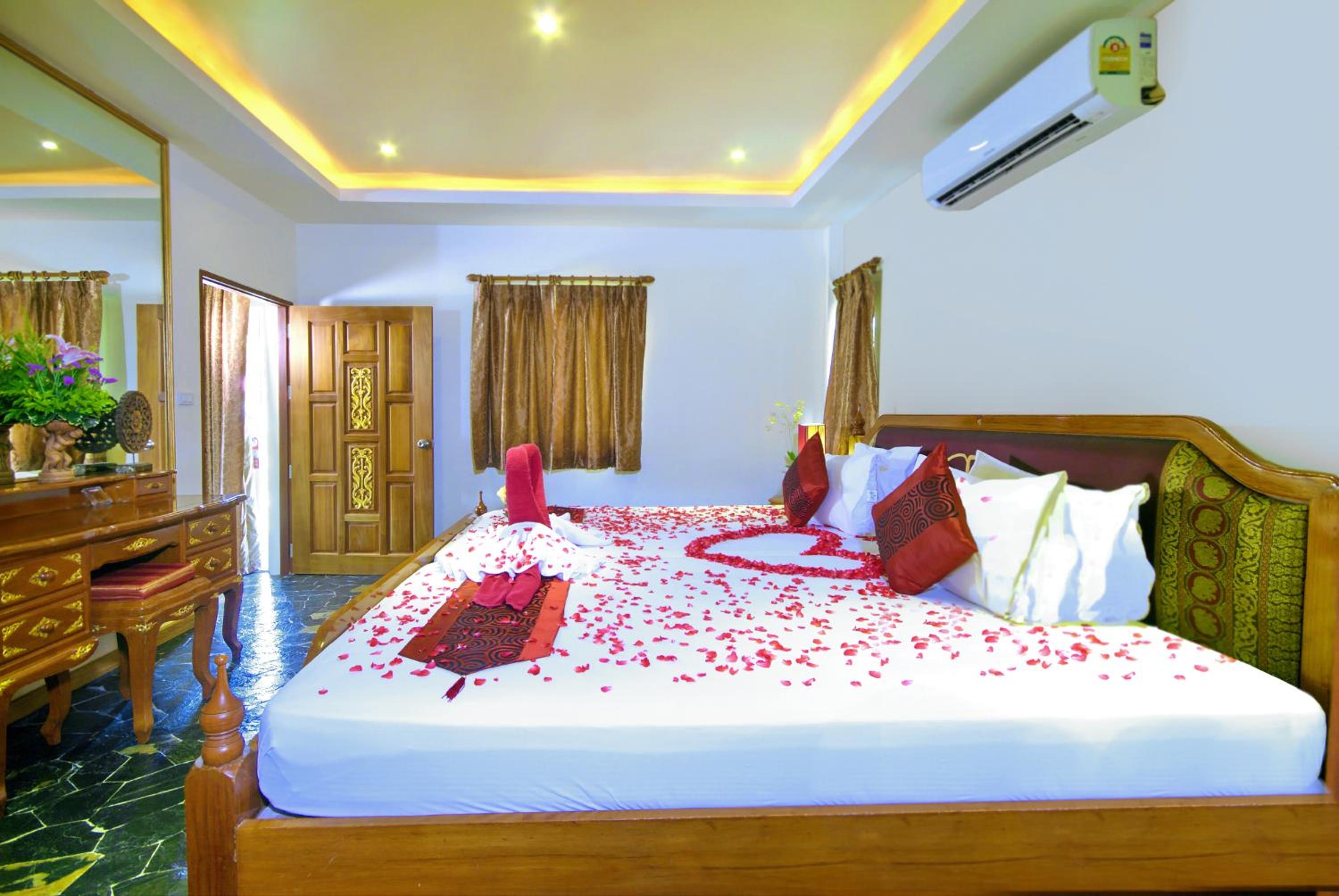 Villa with Sea View - Photo 9
