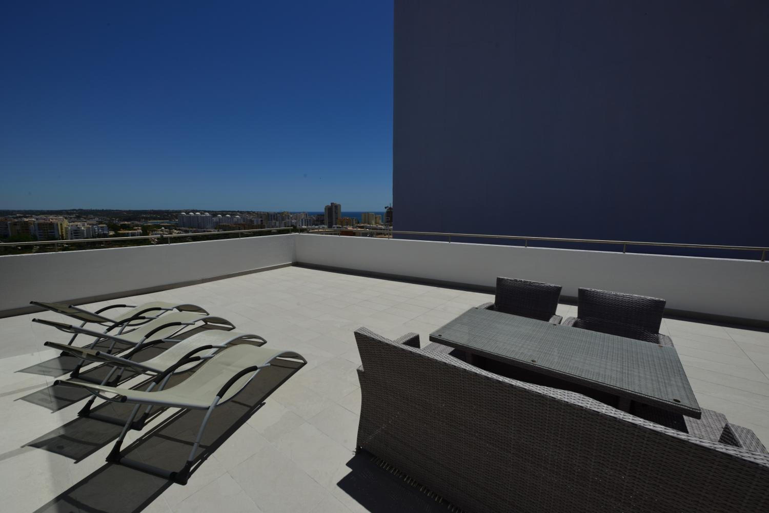 Superior Two-Bedroom Apartment with Terrace - Photo 8