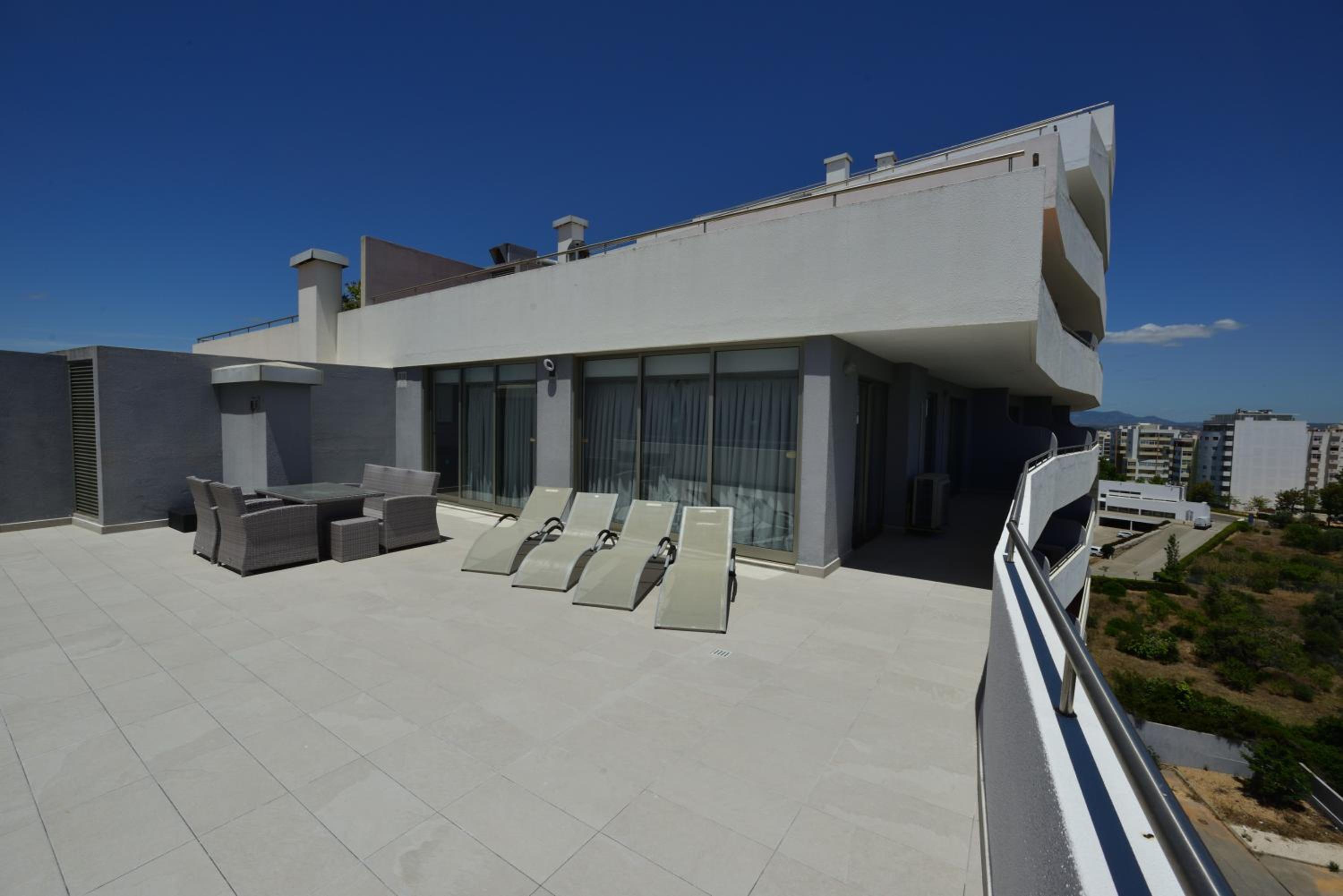 Superior Two-Bedroom Apartment with Terrace - Photo 7