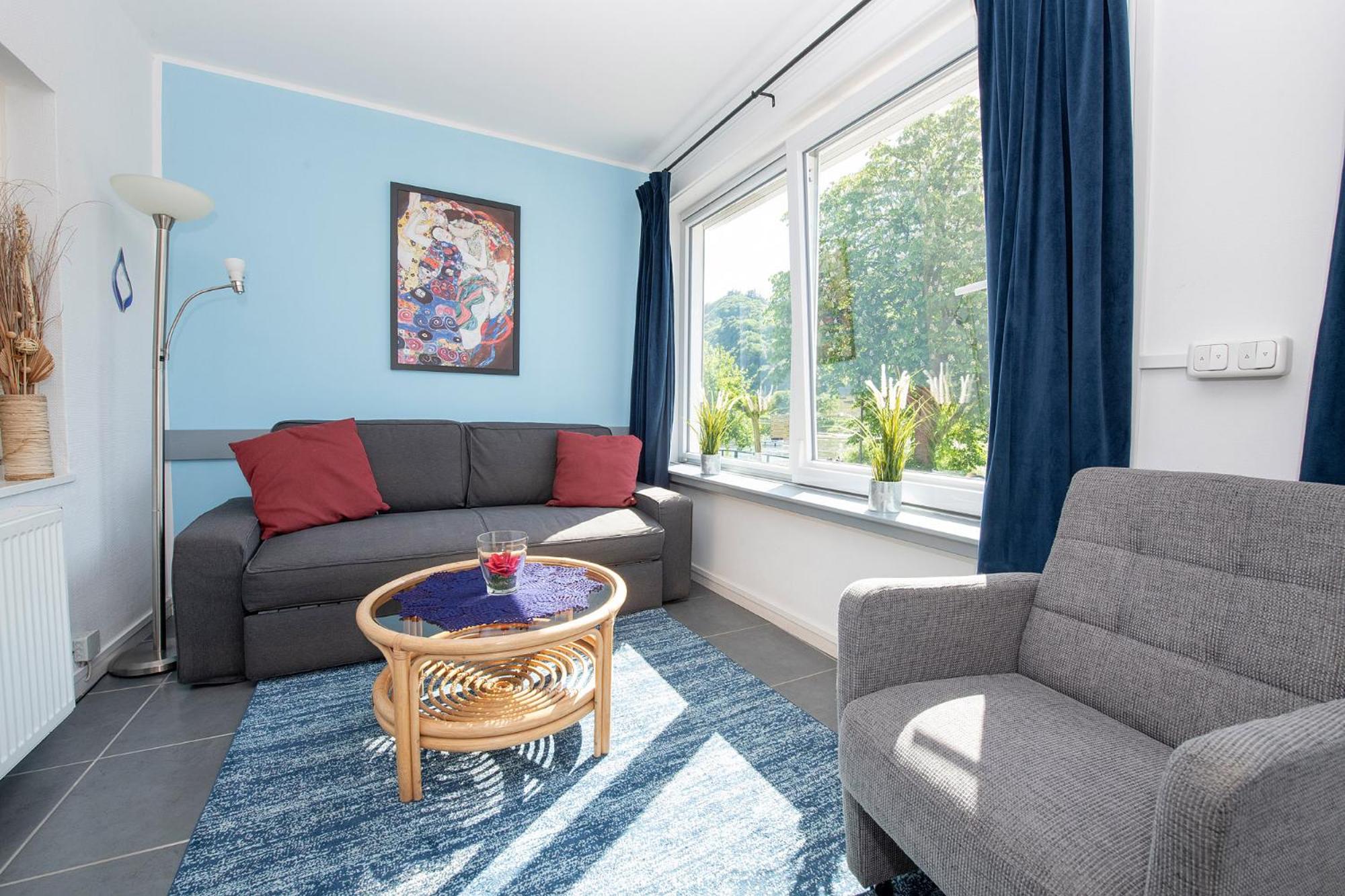 Deluxe King Suite photo 3