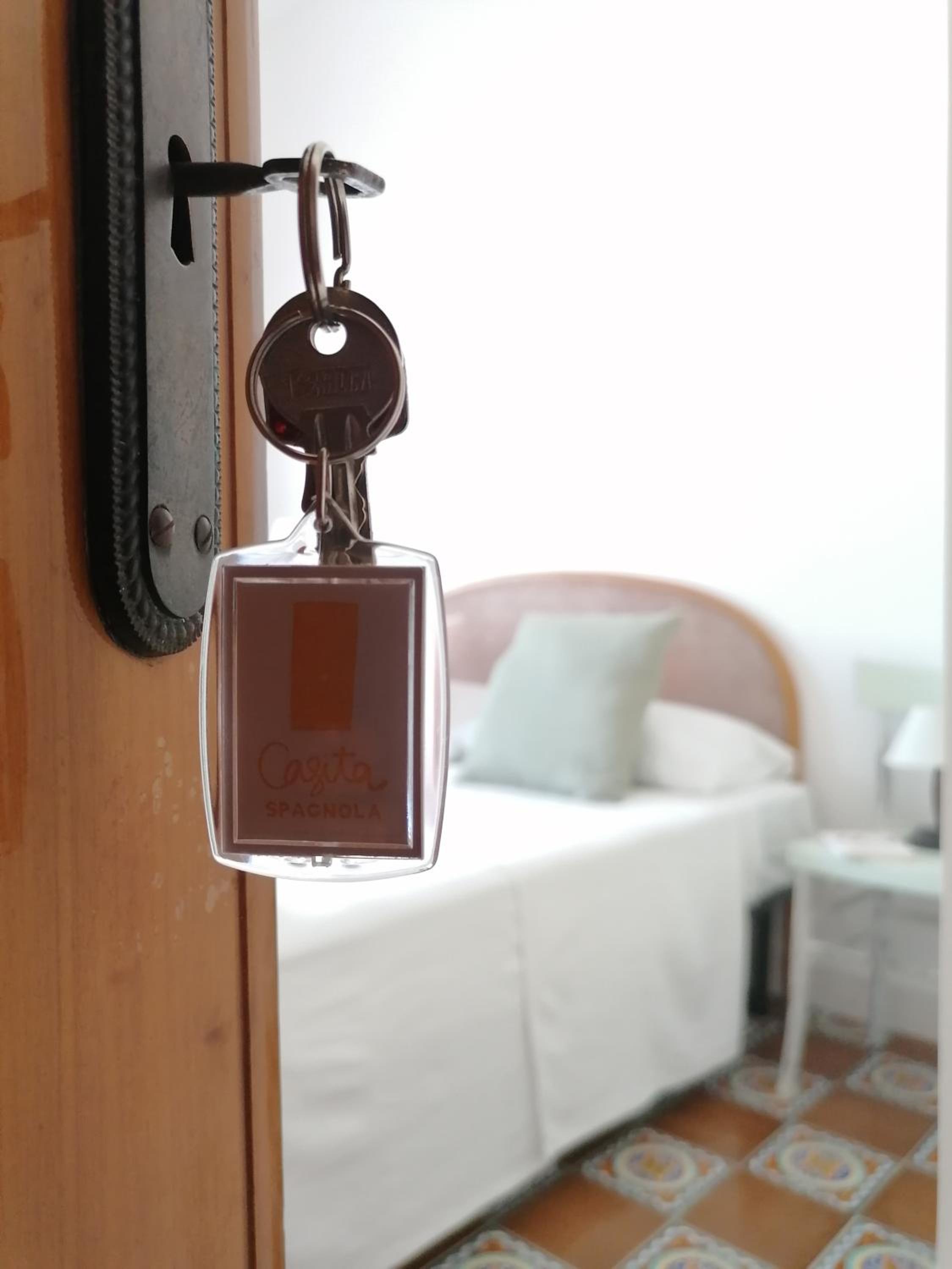 Double Room - Photo 7