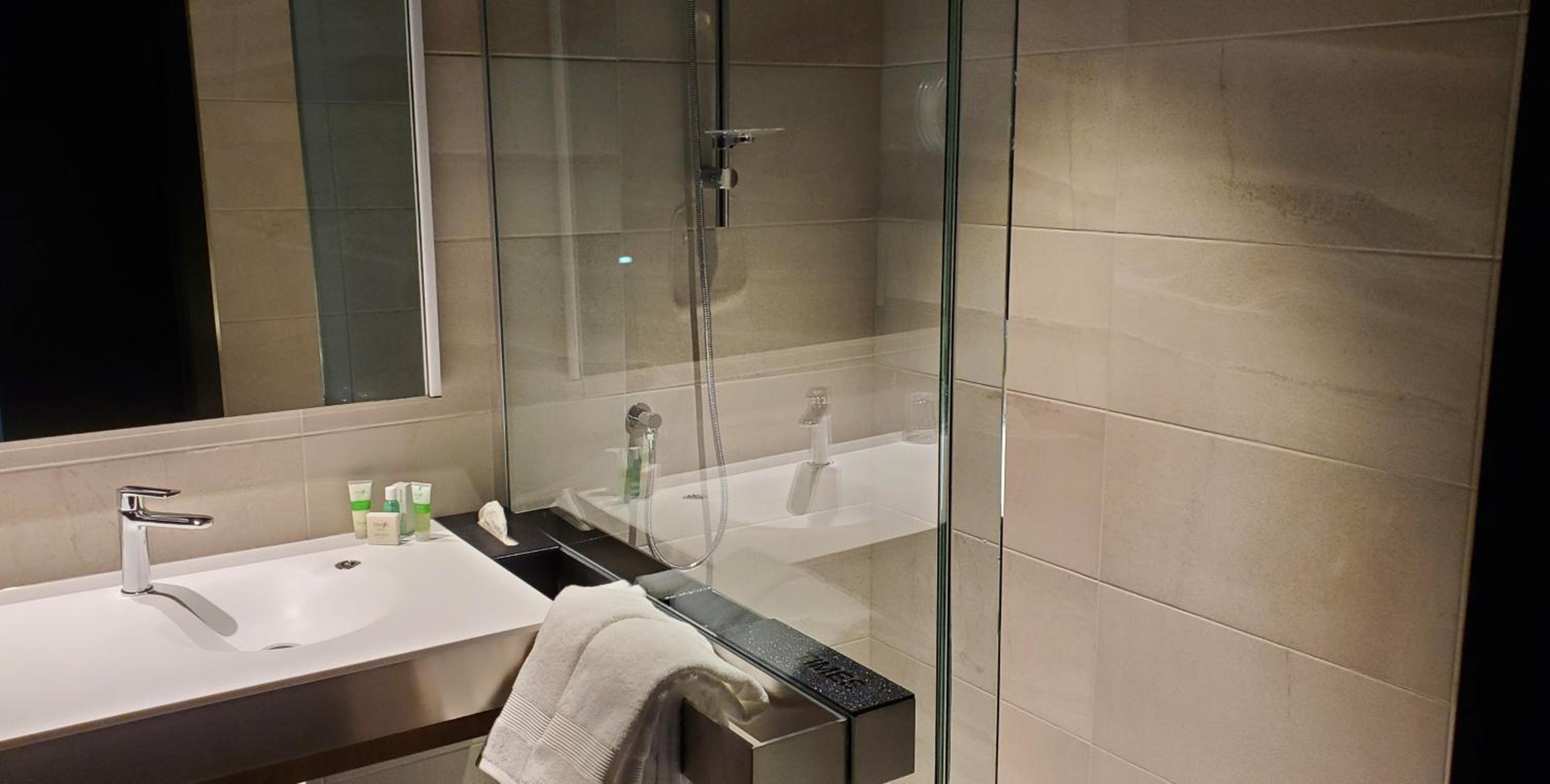 Deluxe Double Room - Photo 4