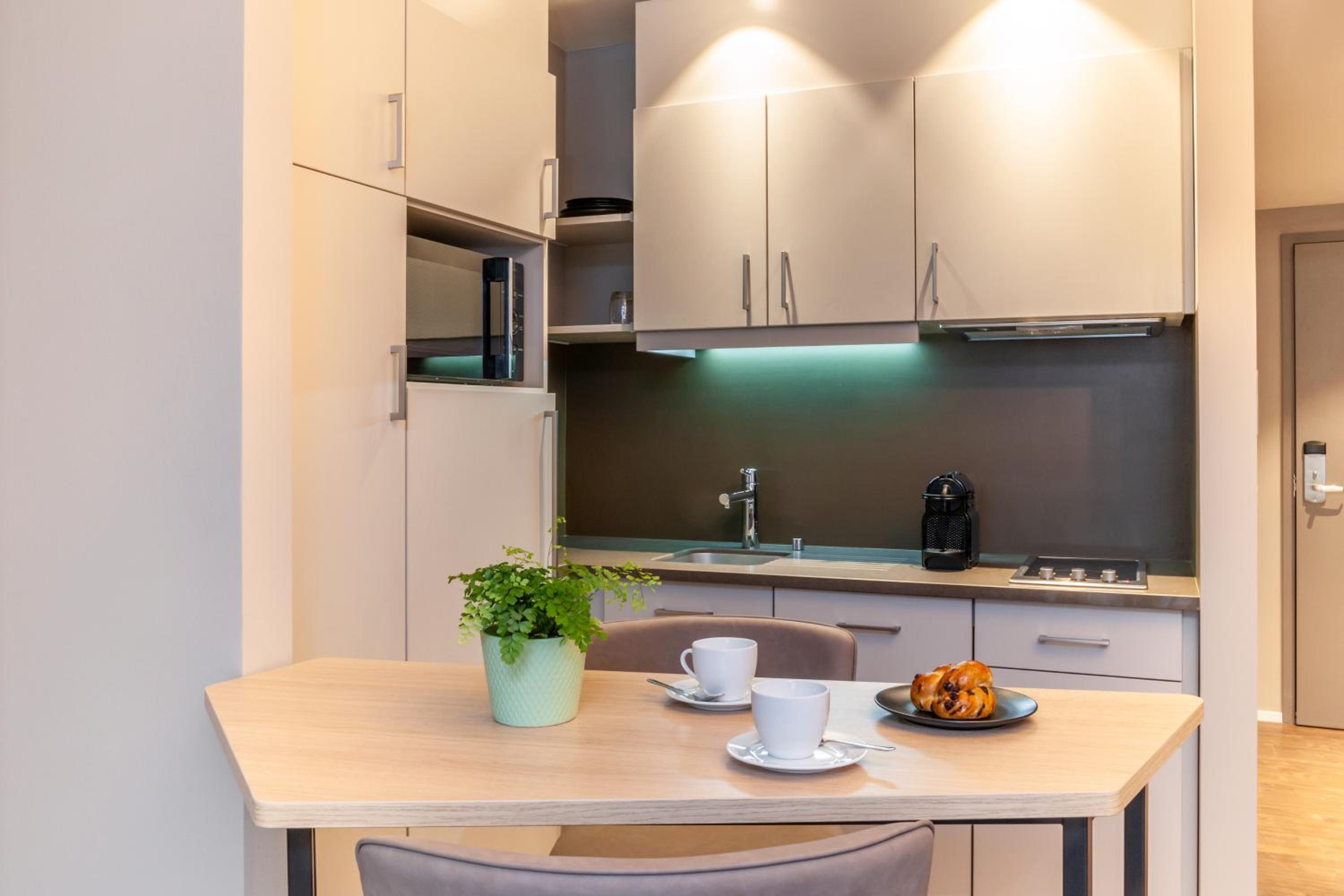 One-Bedroom Apartment - Photo 3