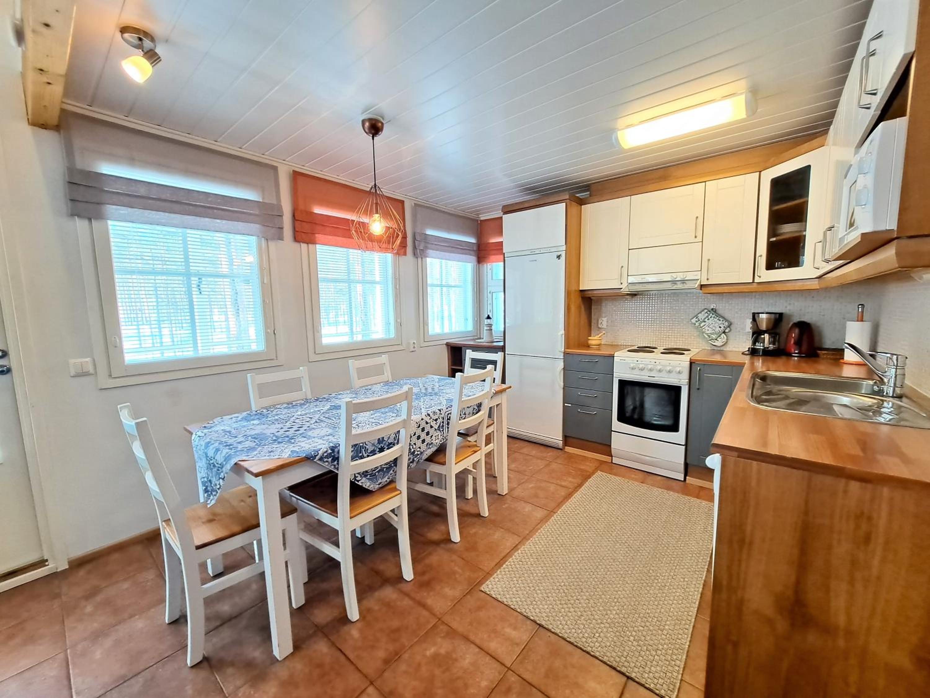Three-Bedroom Apartment - Photo 21
