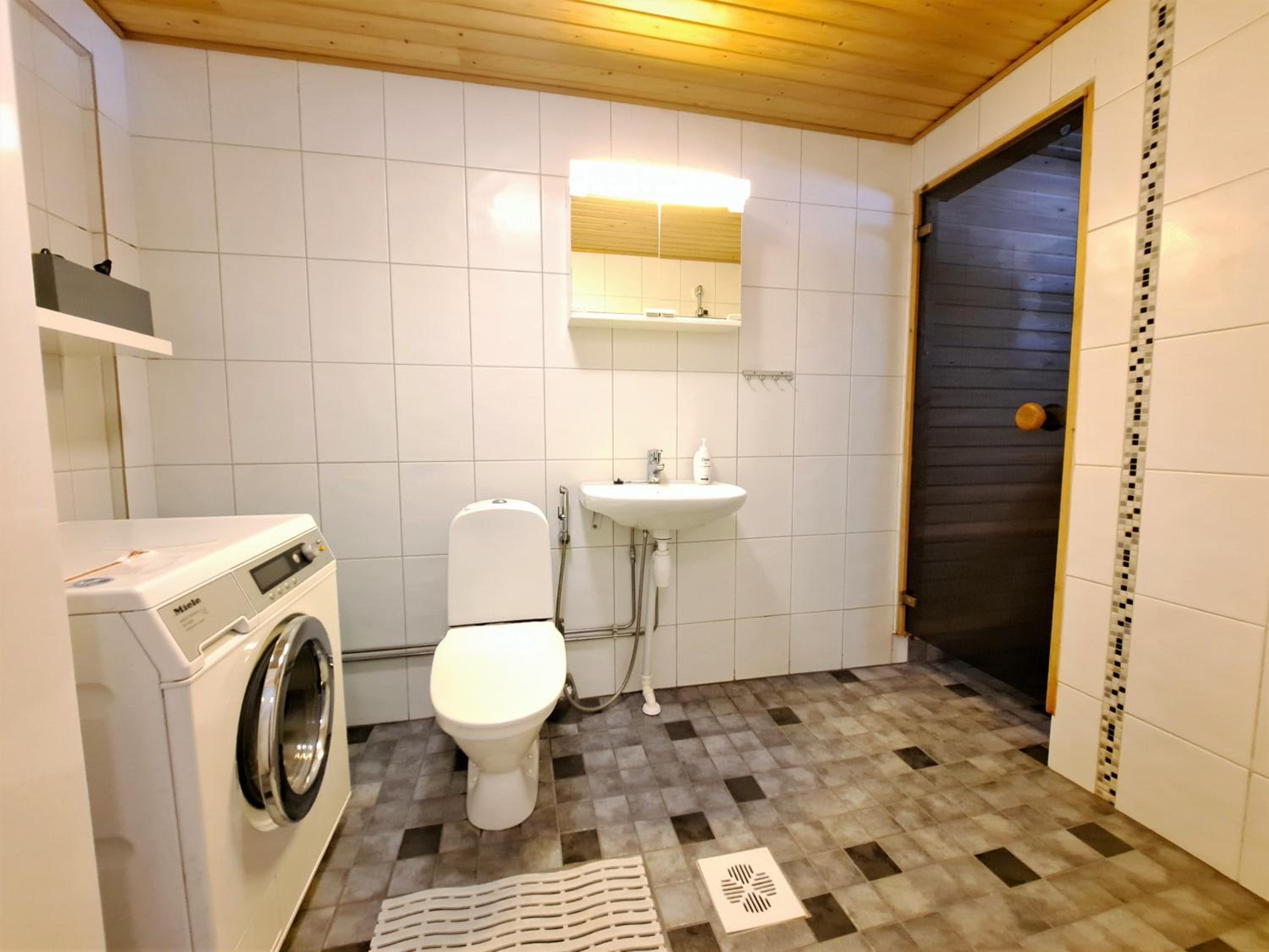 Three-Bedroom Apartment - Photo 13