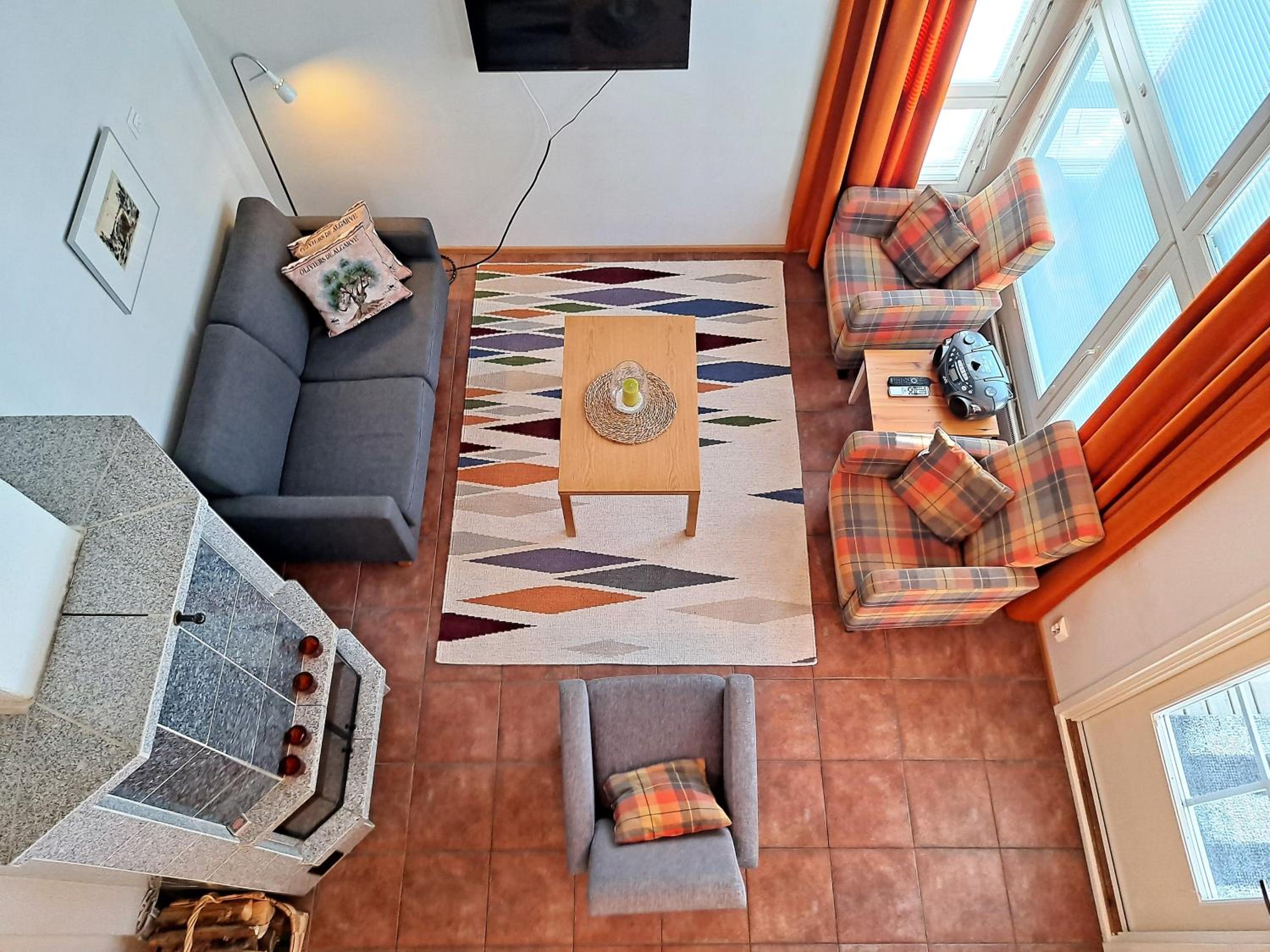 Three-Bedroom Apartment - Photo 10