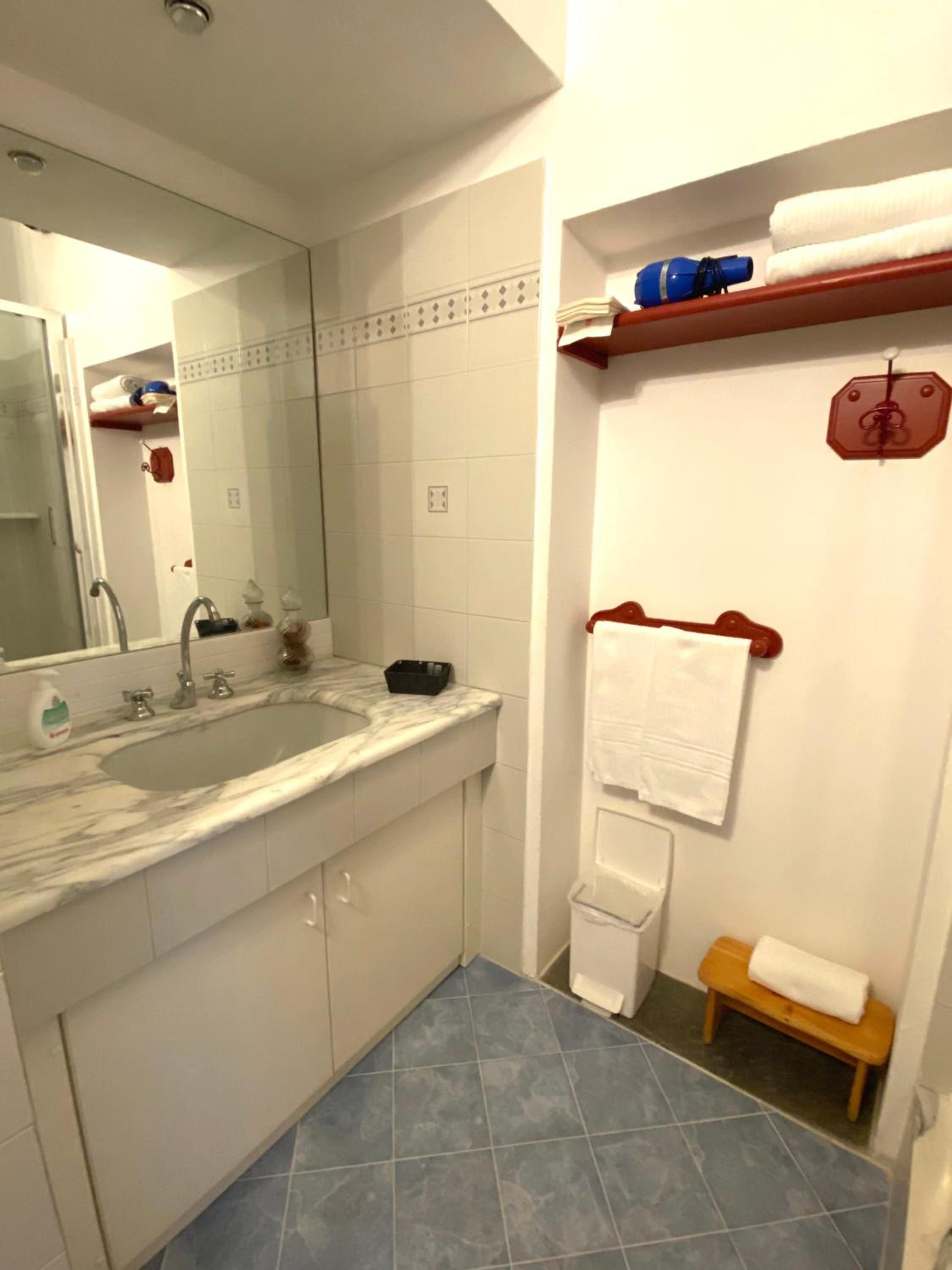Deluxe Twin Room - Photo 6