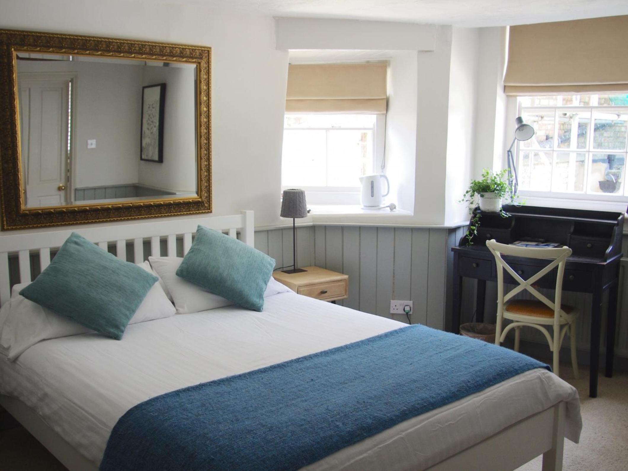 Deluxe Double Room with Shower photo 3