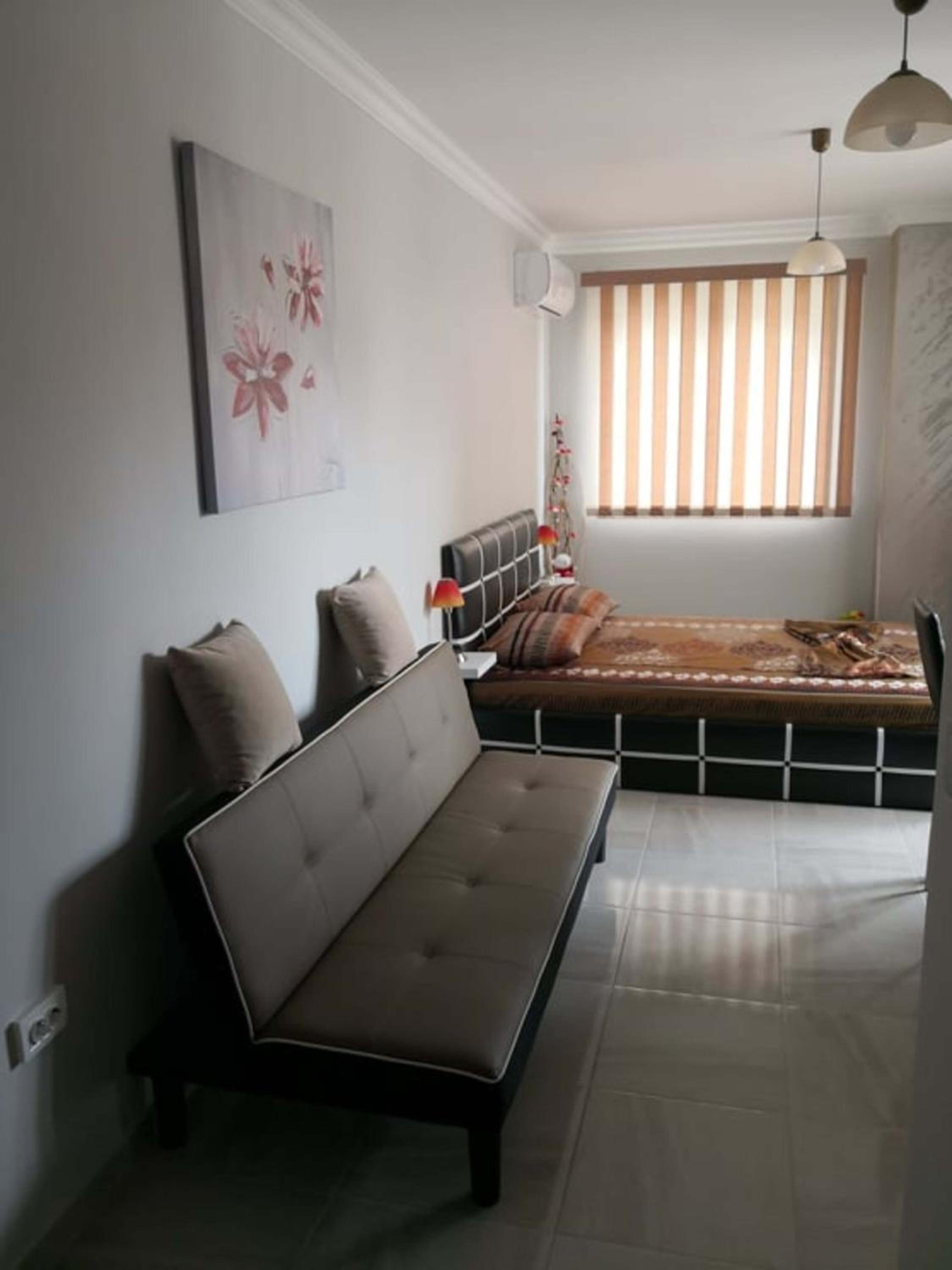 Studio Apartment - Photo 6