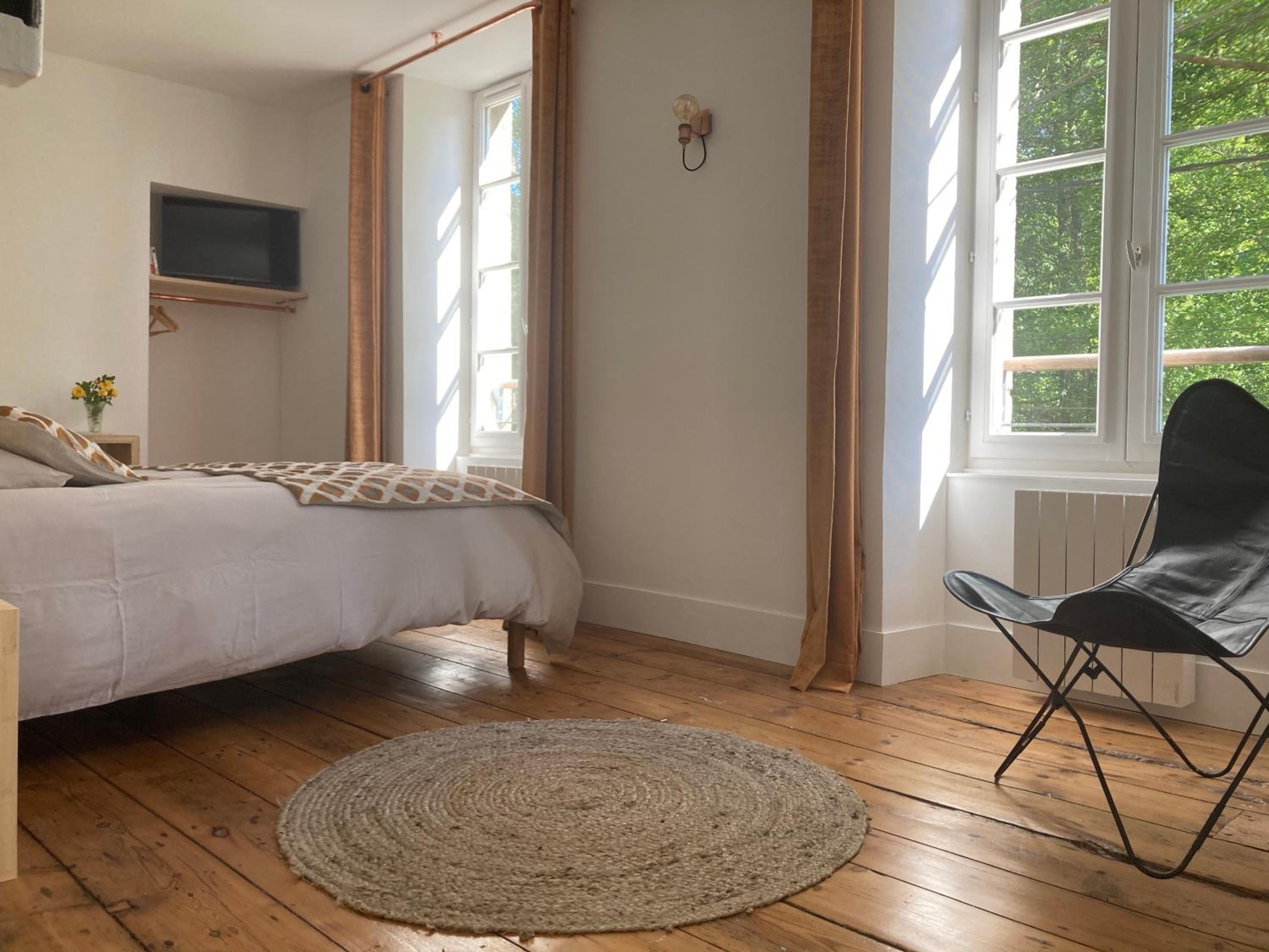 Double Room with Private Bathroom - Photo 1