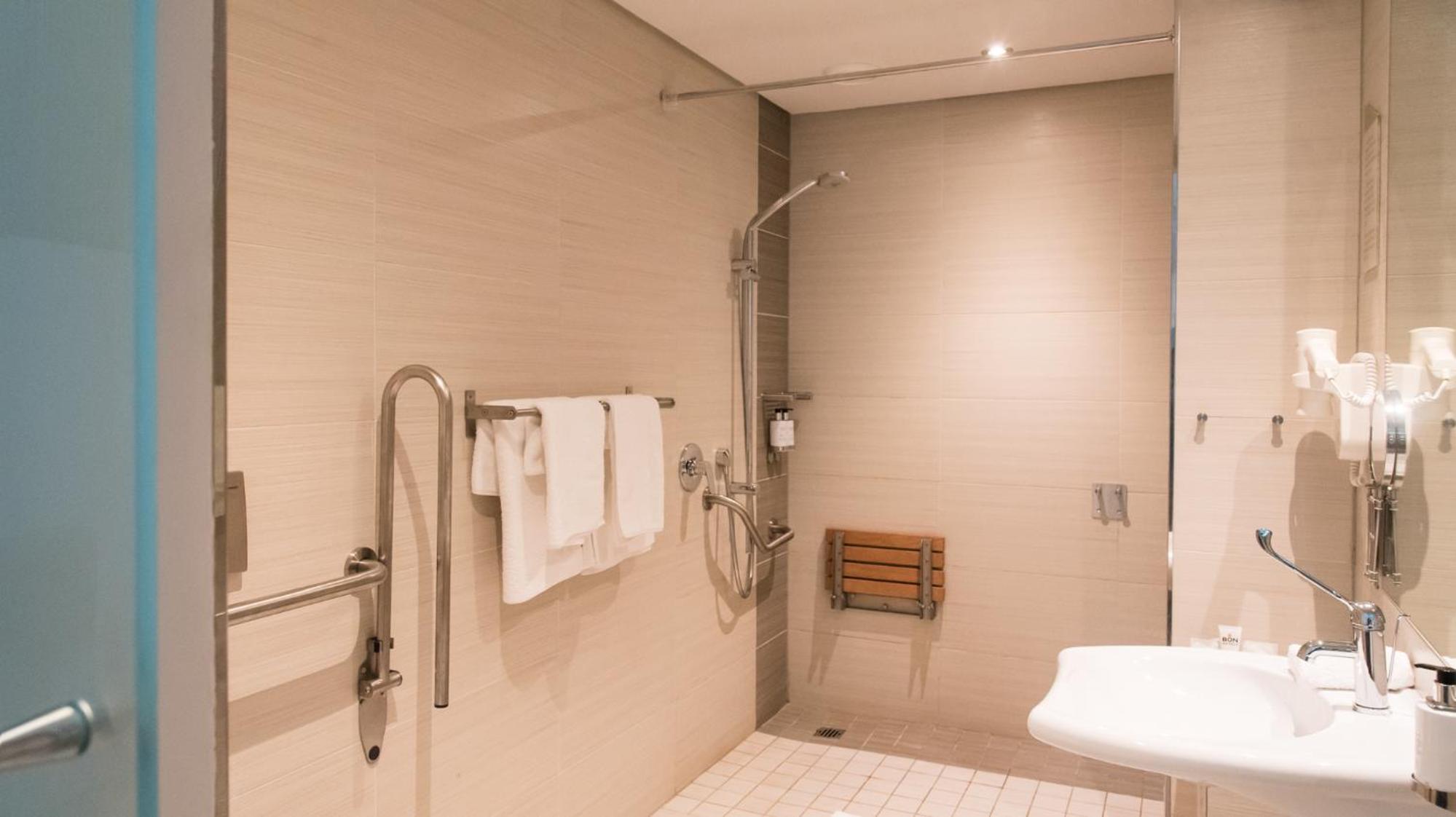 Double Room - Disability Access photo 2