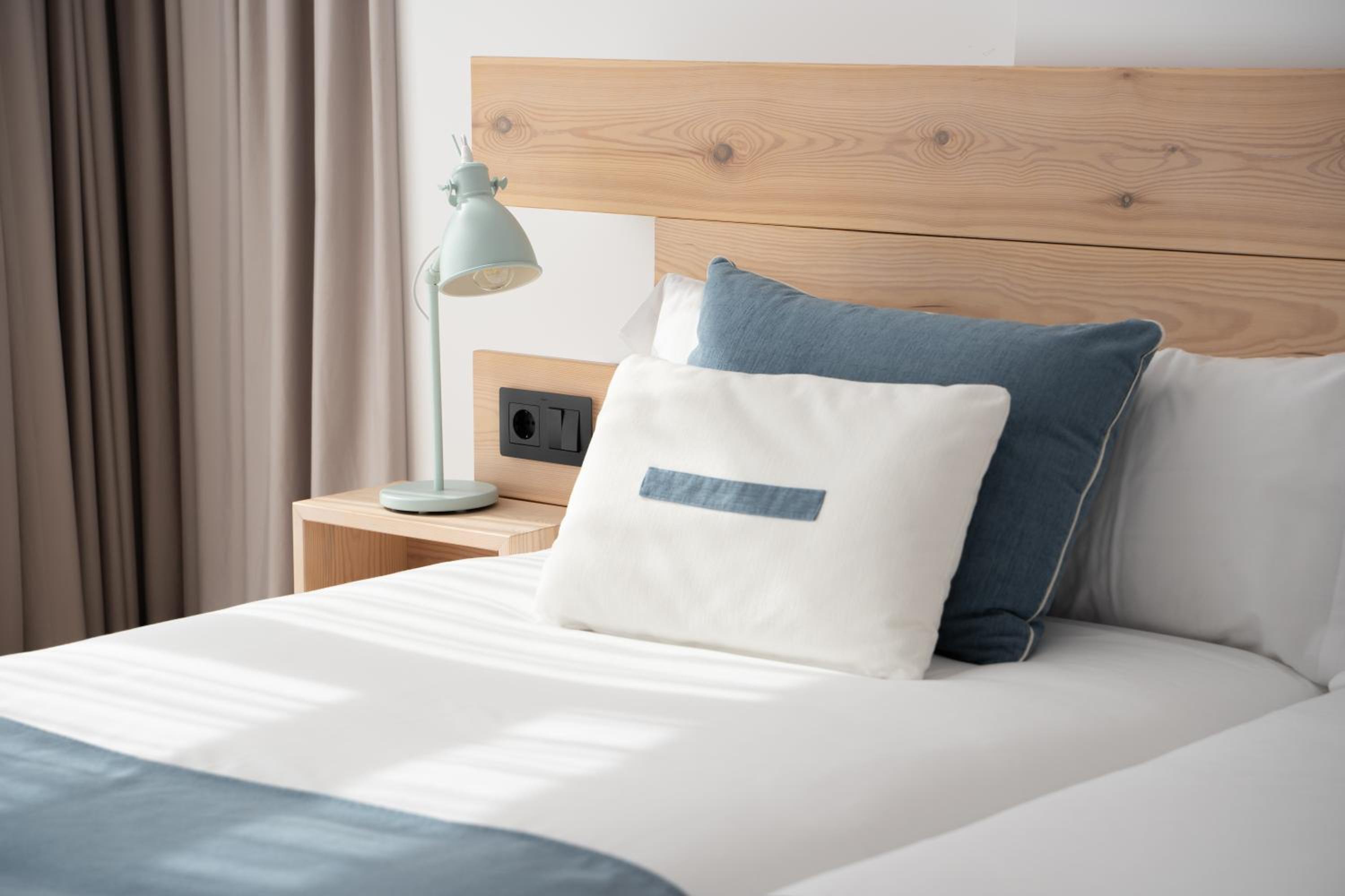 Superior Double or Twin Room with Sea View - Photo 4