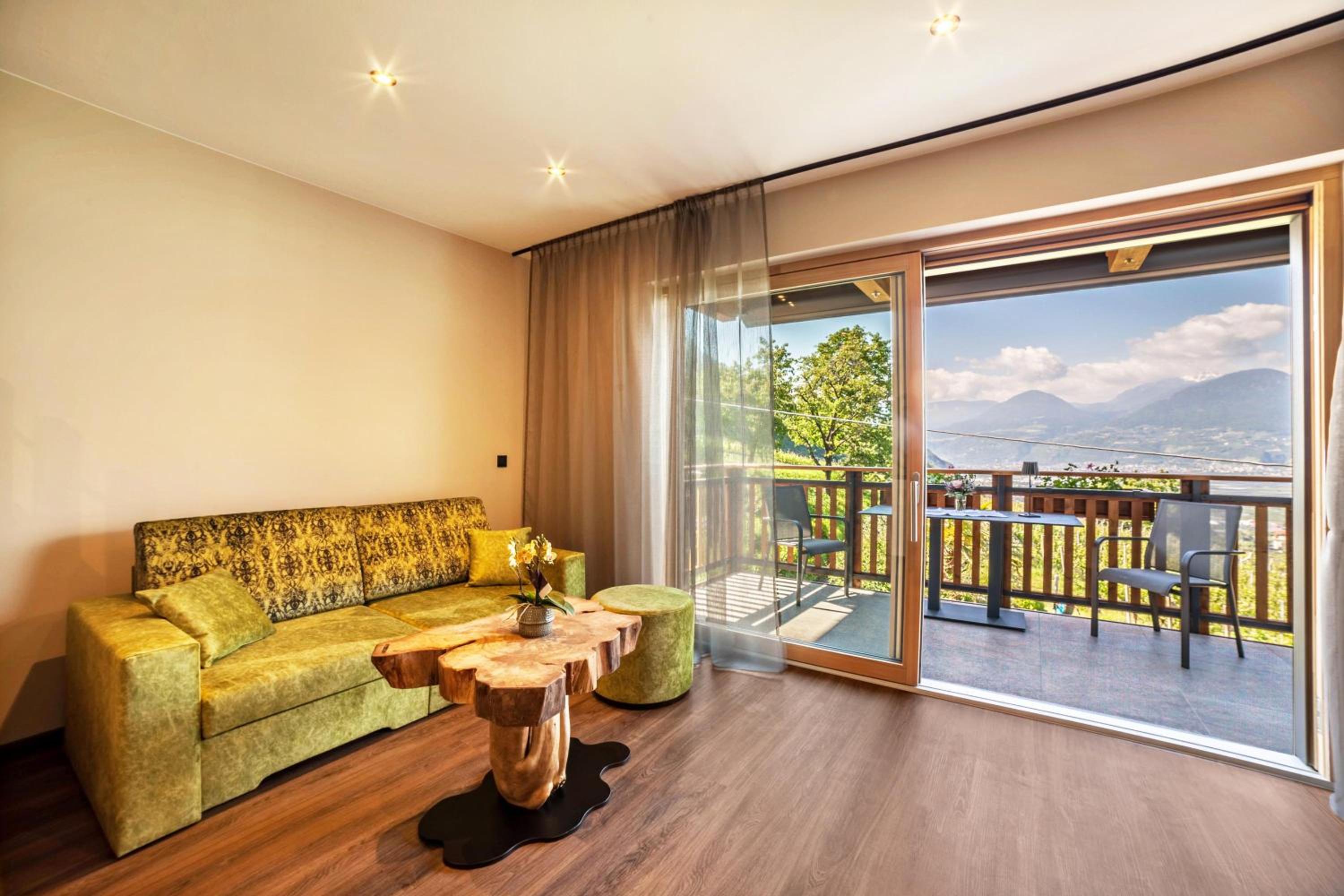 Two-Bedroom Deluxe Apartment with Garden View