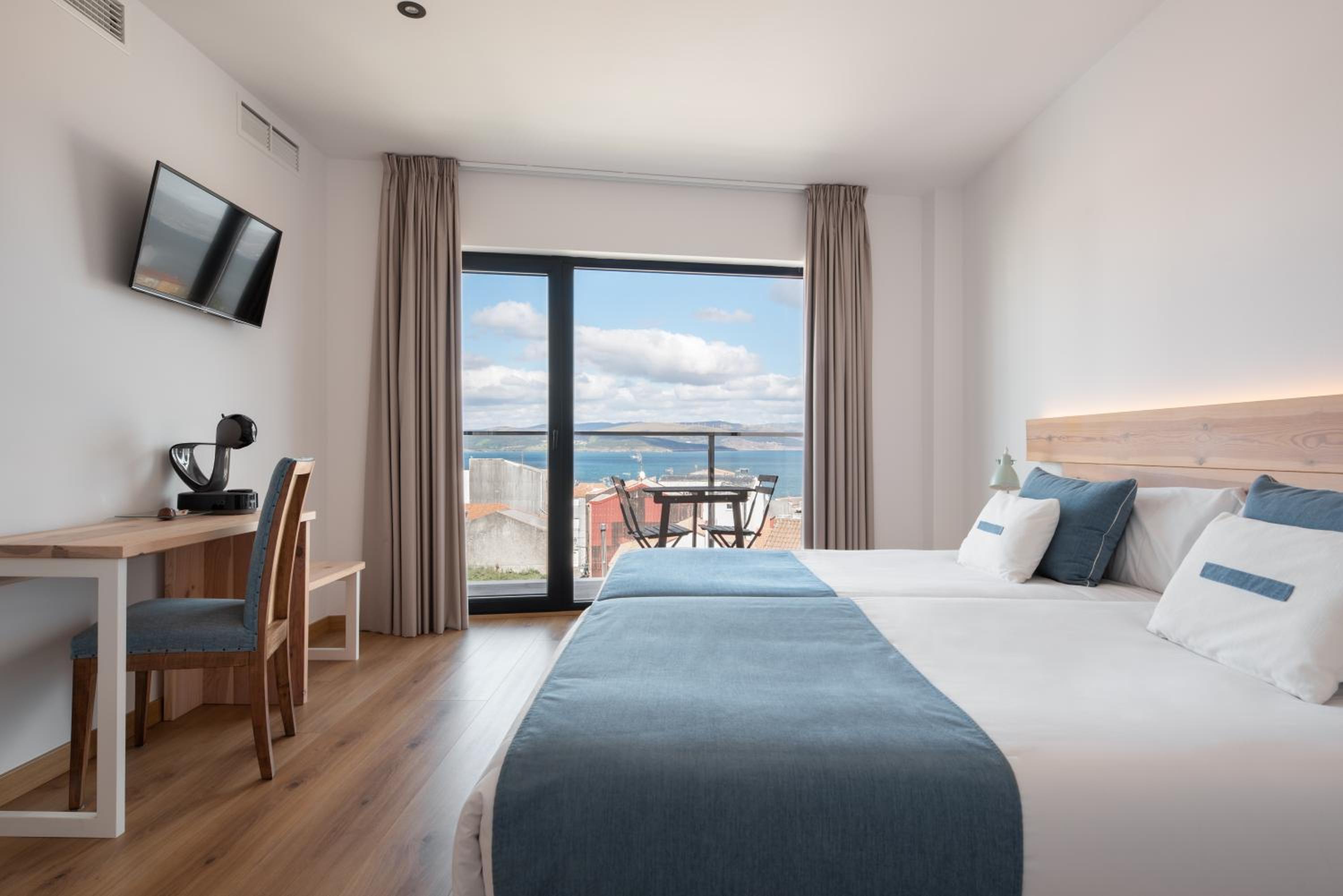 Superior Double or Twin Room with Sea View - Photo 8