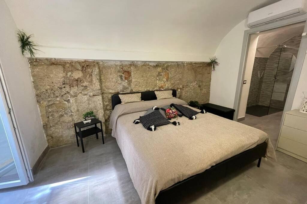 One-Bedroom Apartment - Photo 38