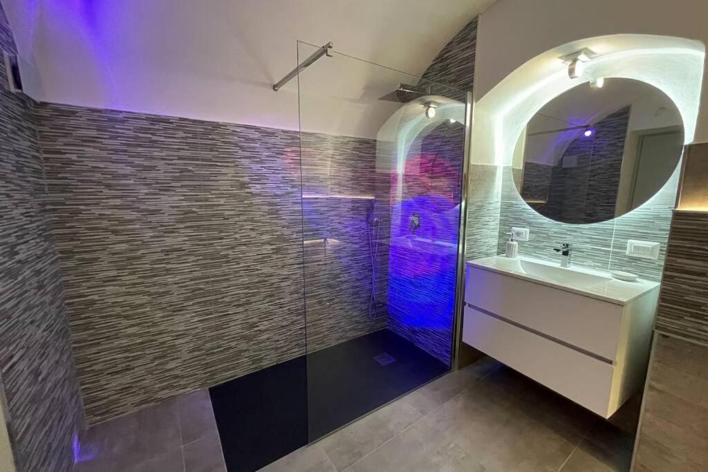 One-Bedroom Apartment - Photo 12