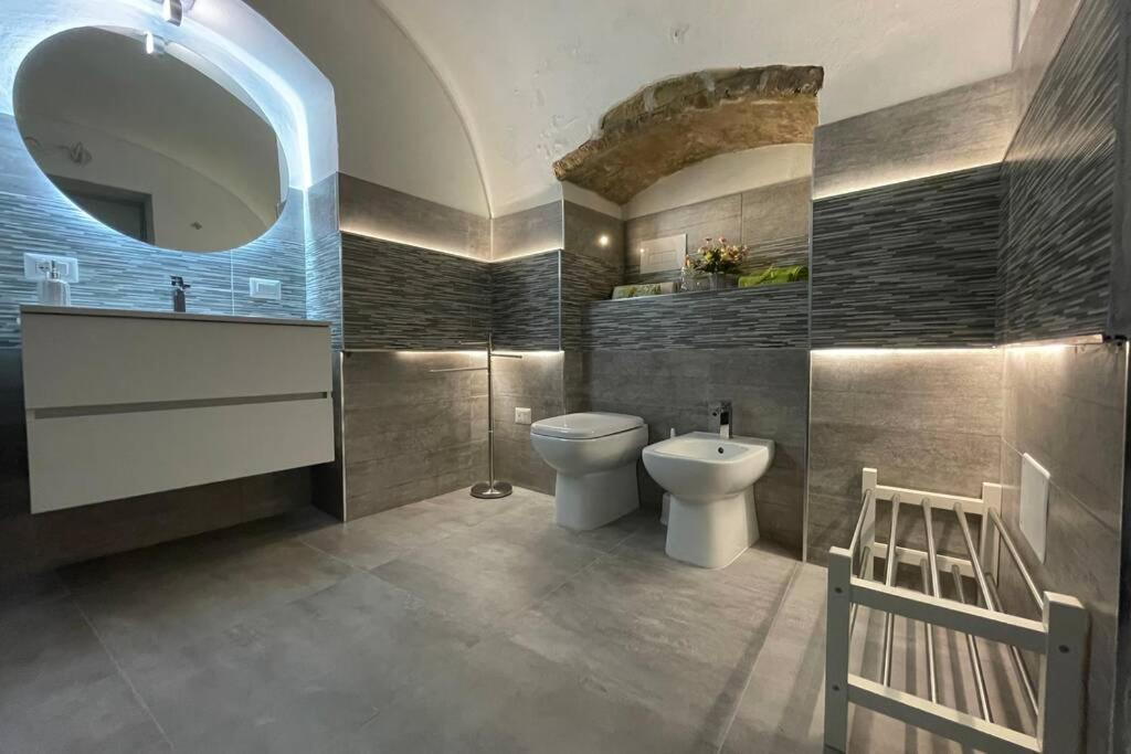 One-Bedroom Apartment - Photo 11