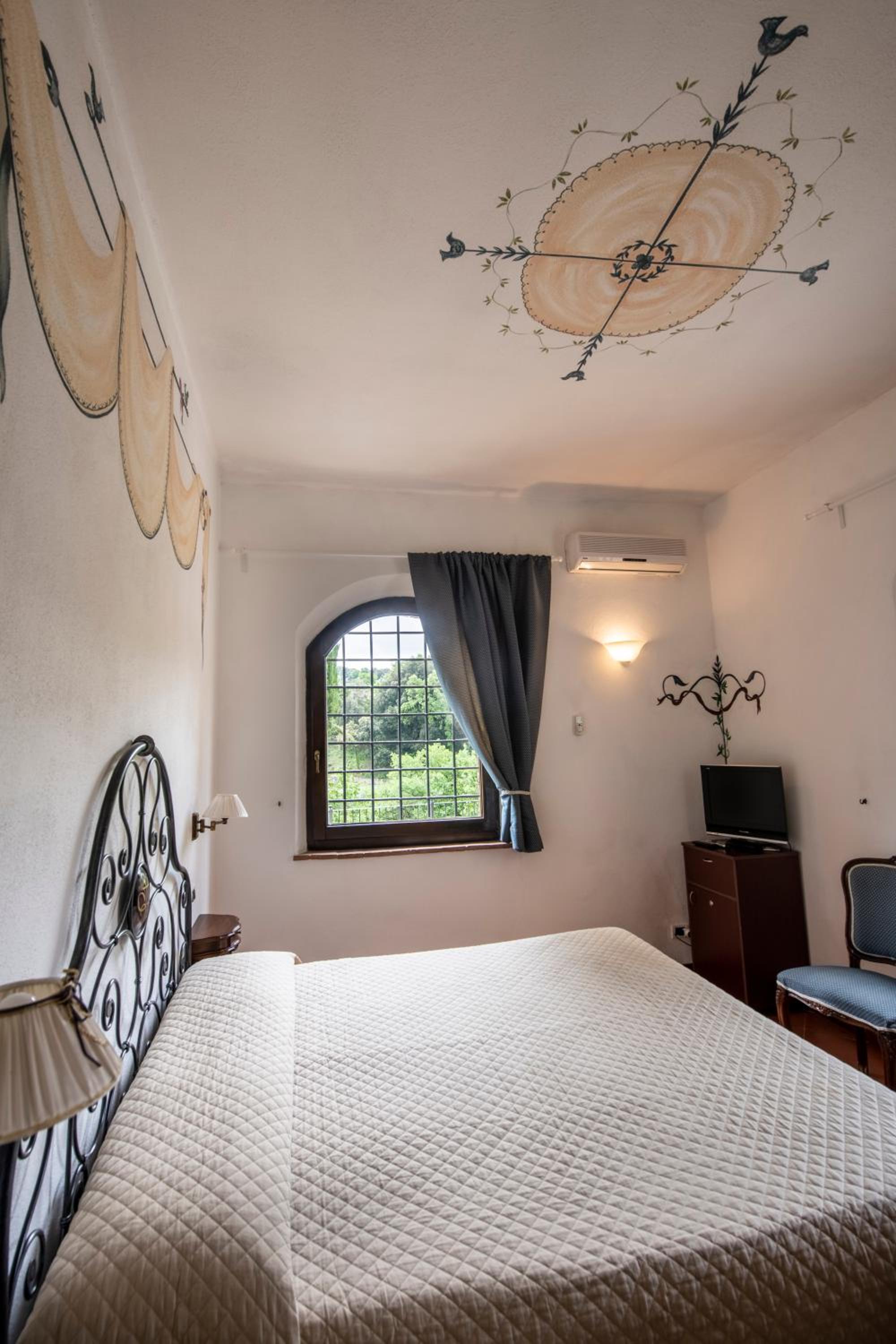 Standard Double Room - Photo 3